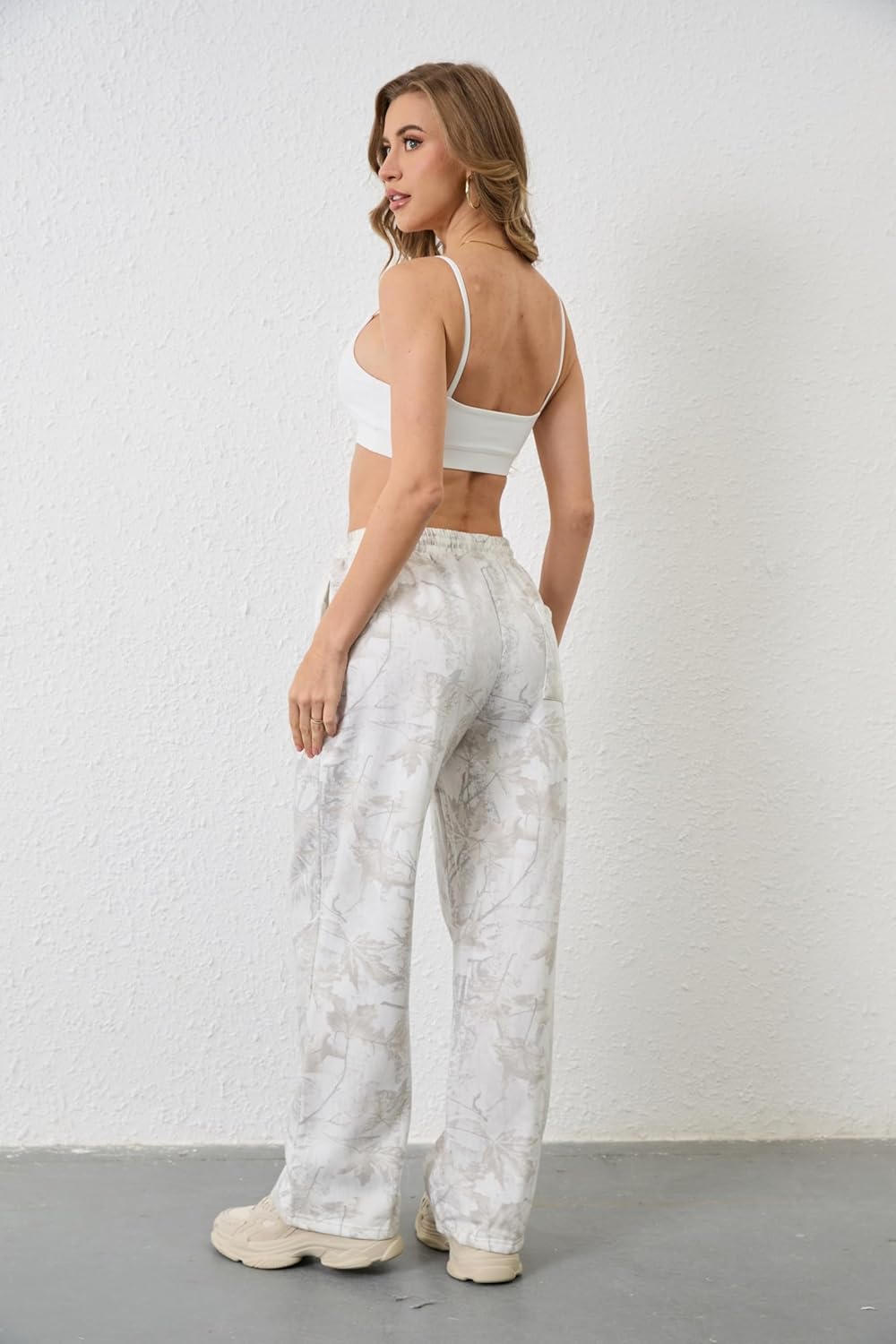 Camo Pants for Women Drawstring Wide Leg Cargo Pants Baggy High Waisted Sweatpants Fleece Y2k Camouflage Jogger Pants - Image 5