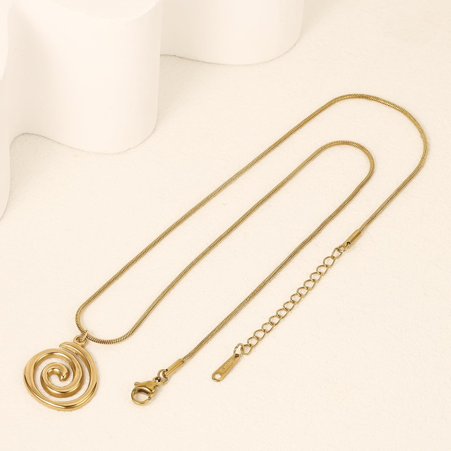 Chunky 14K Gold Plated Pendant Necklace for Women 14K Gold Plated Statement Necklace Non Tarnish Knot Circle Pendant Trendy Jewelry