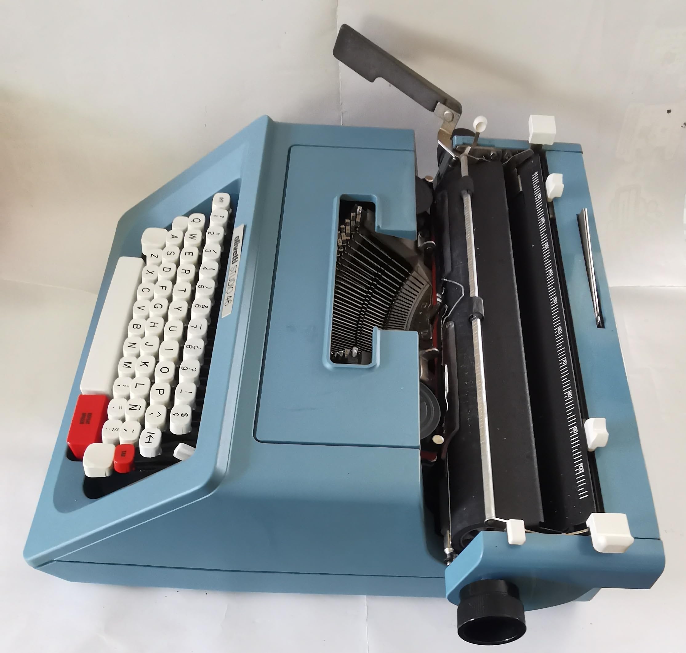 Máquina de Escribir Vintage Olivetti Studio 46 - Teclado en