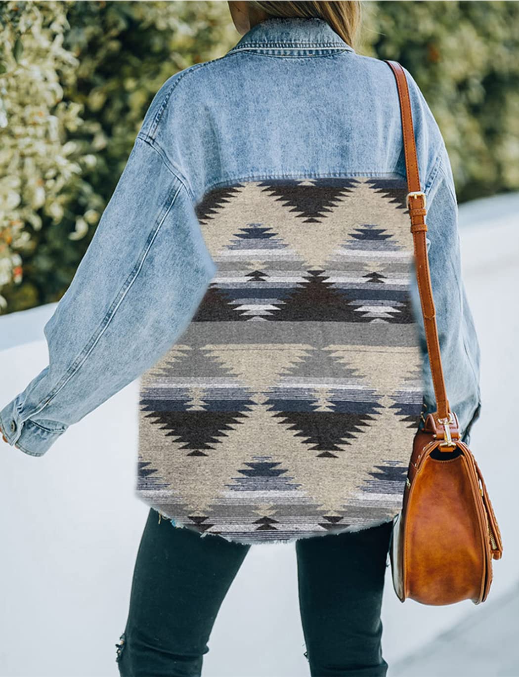 Haellun Chaqueta de mezclilla azteca con solapa desgastada y manga larga con botones para mujer