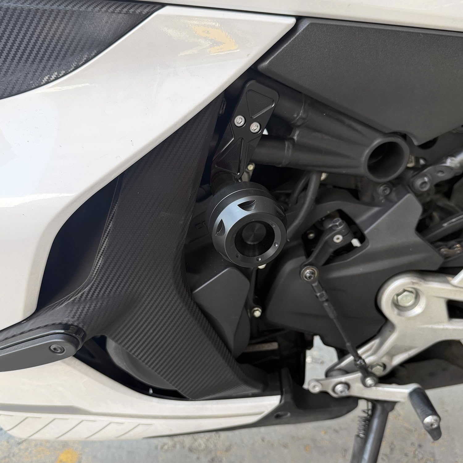 MFGZD Für 450SR Motorrad Sturzpads Sturzschutz Zubehör Für CFMOTO 450SR 450SR-S 450SS 450NK Motorrad Rahmenschutz Antikollisions Fallschutz Slider Crash