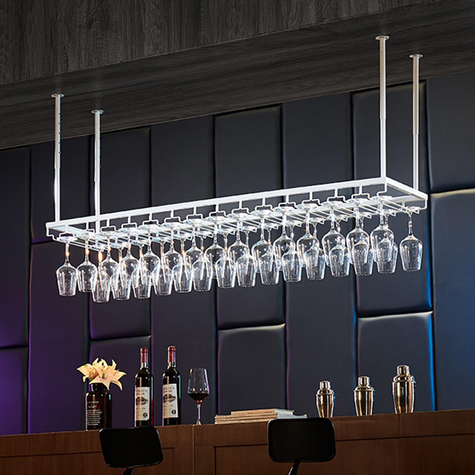 Porte-bouteilles suspendu blanc et étagère verres pour cuisine et bar