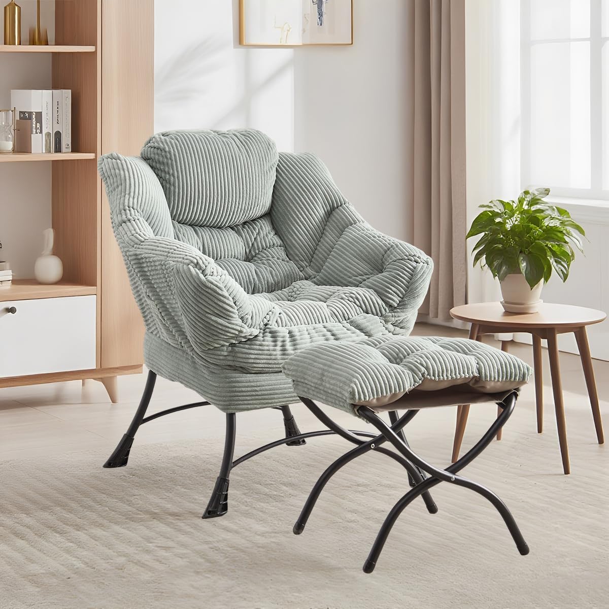 Ohrensessel mit Hocker, Lazy Chair mit Ottoman, Relaxsessel mit Armlehnen, Moderner Loungestuhl mit Fußstütze und Seitentasche im Wohnzimmer Lesesessel, Cord Hellgrau