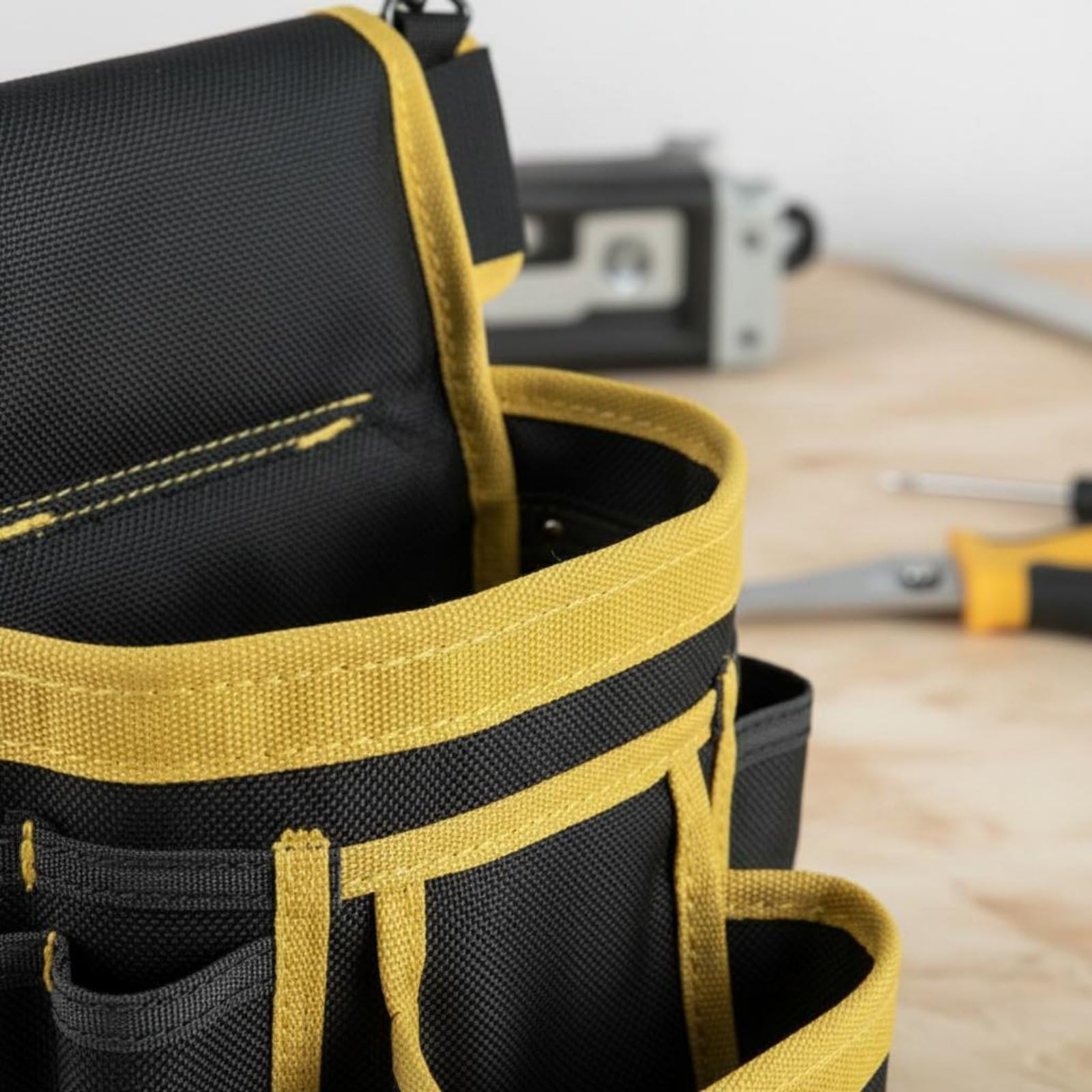 Cinturón de Herramientas con Tirantes Arnés de Electricista Riñonera de Trabajo Bolsa Multiusos para Herramientas Oxford de Alta Resistencia y Uso, Negro+Verde