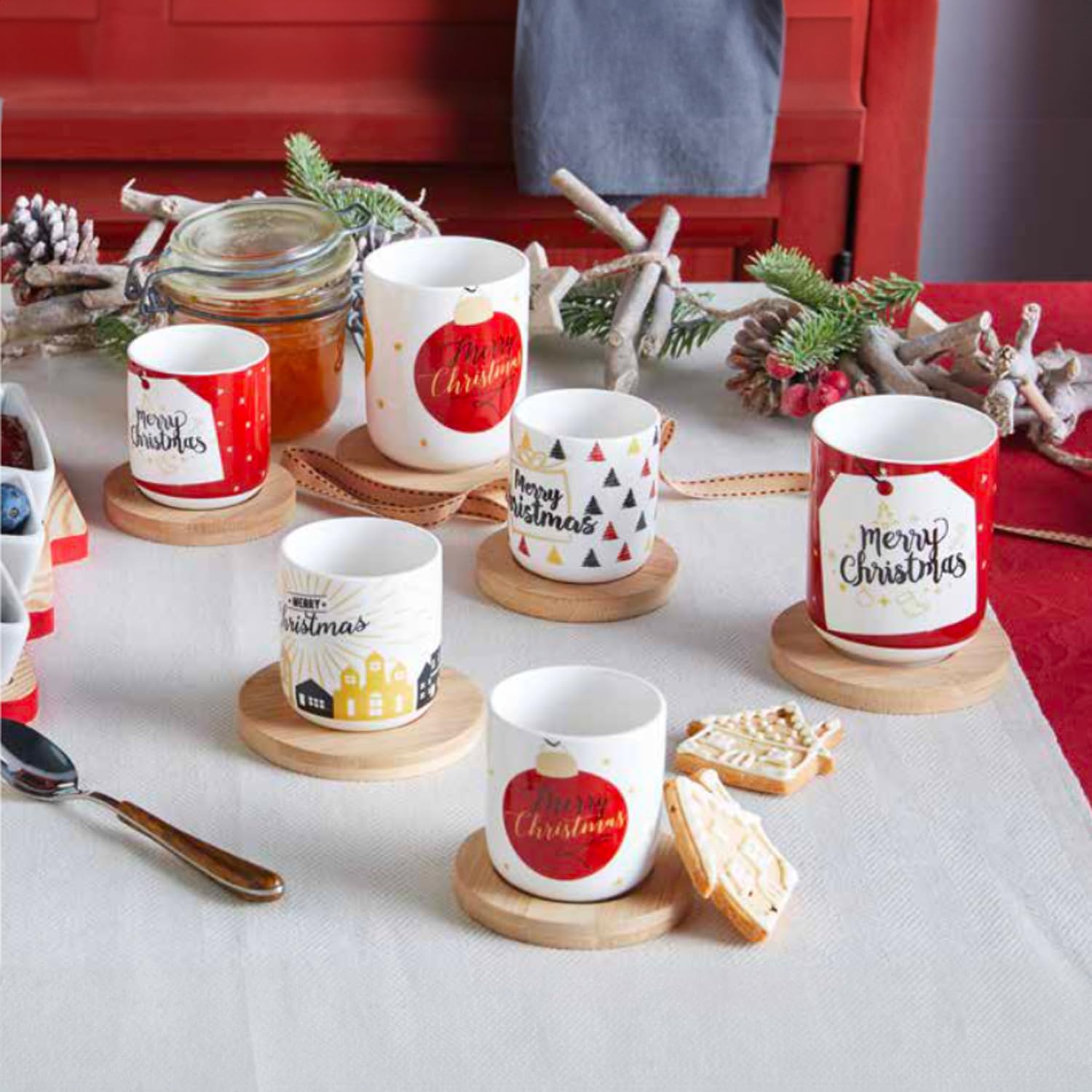 Avilia Juego de 4 tazas con plato de madera y decoración navideña – Juego de tazas de té navideñas con posavasos de madera, porcelana y madera, tazas de 200 cc