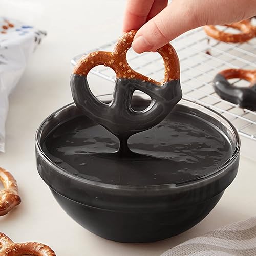 Miniatura 2 de Wilton Black Candy Melts - Caramelos derretidos para cake pops, rociar y sumergir, caramelo se derrite a granel, 12 onzas, paquete de 6