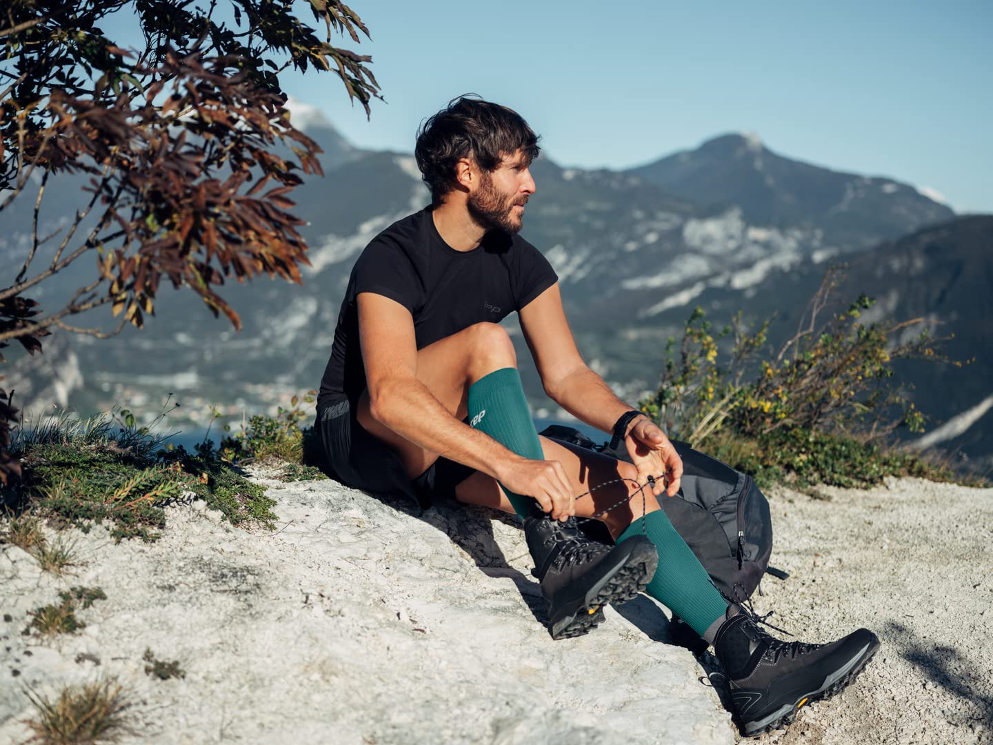 CEP Herren Hohe Wandersocken - Merinowolle Kniekompressionsstrümpfe (20-30mmHg) Outdoor Enthusiasten, Abenteurer Backpackers, Steingrau/Grau, 35 EU