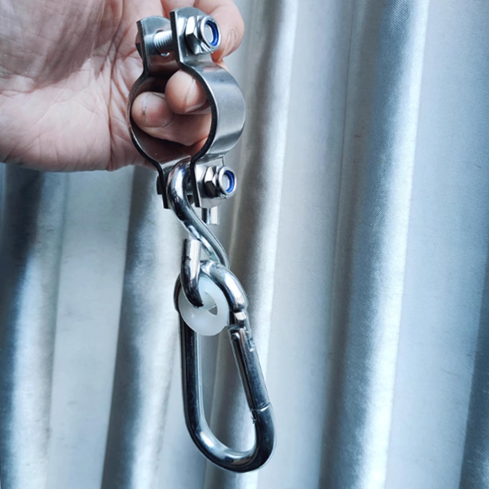 Ganci per altalena resistenti per tubi rotondi, accessori per altalene orizzontali, chiusura a scatto durevole, montaggio sicuro per tubi rotondi per attrezzature da gioco all'aperto
