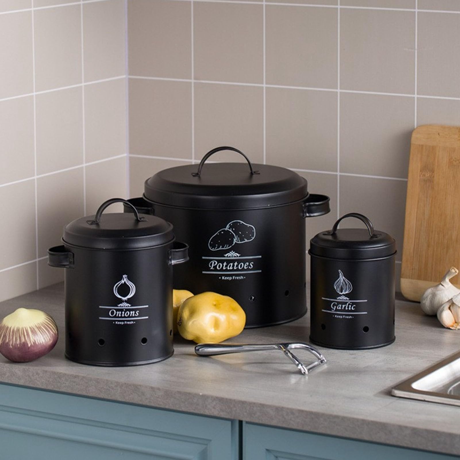 Xbopetda Aardappel ui opbergbak, keuken opslag bus set van 2, keuken voorraadkast organizer tin - groente verse bewaarder met beluchtende blikken opberggaten en houten deksel (grijs