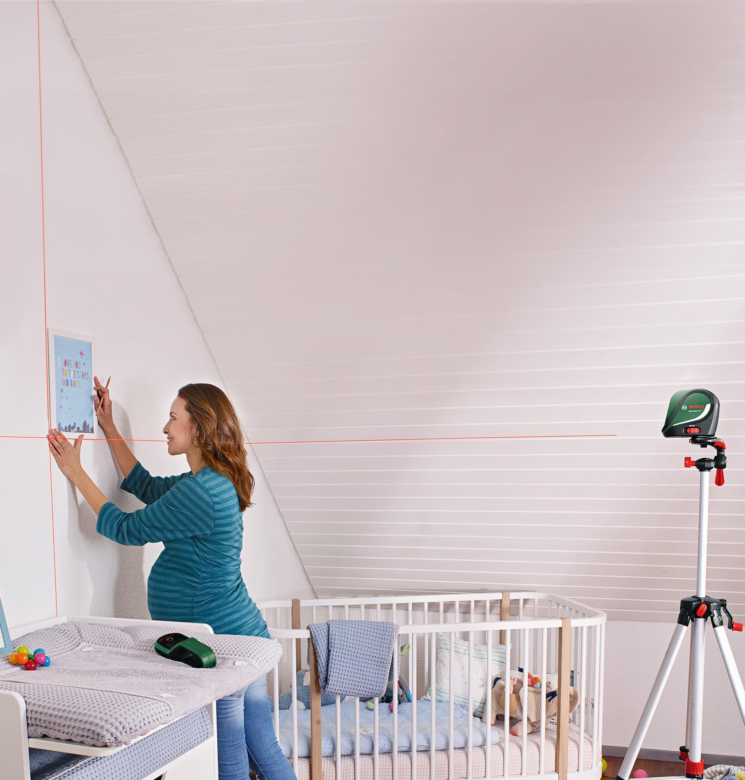 Bosch livella laser multifunzione UniversalLevel 2 (linee laser a croce incl. punti a piombo integrati per un allineamento preciso e un facile trasferimento dell'applicazione, in cartone)