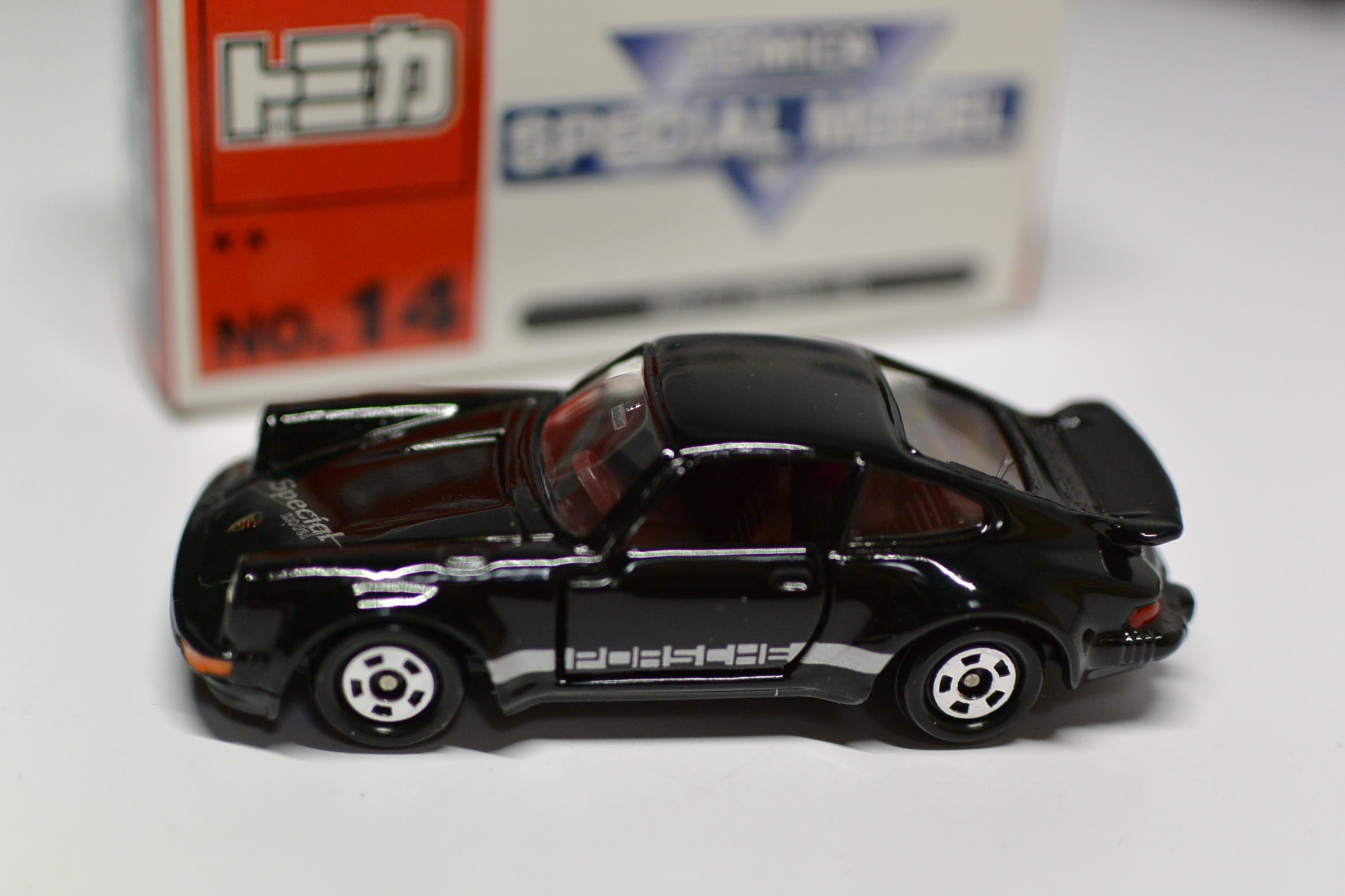 Amazon | ポルシェ 930ターボ 黒 特別仕様トミカNo.14 | ミニカー