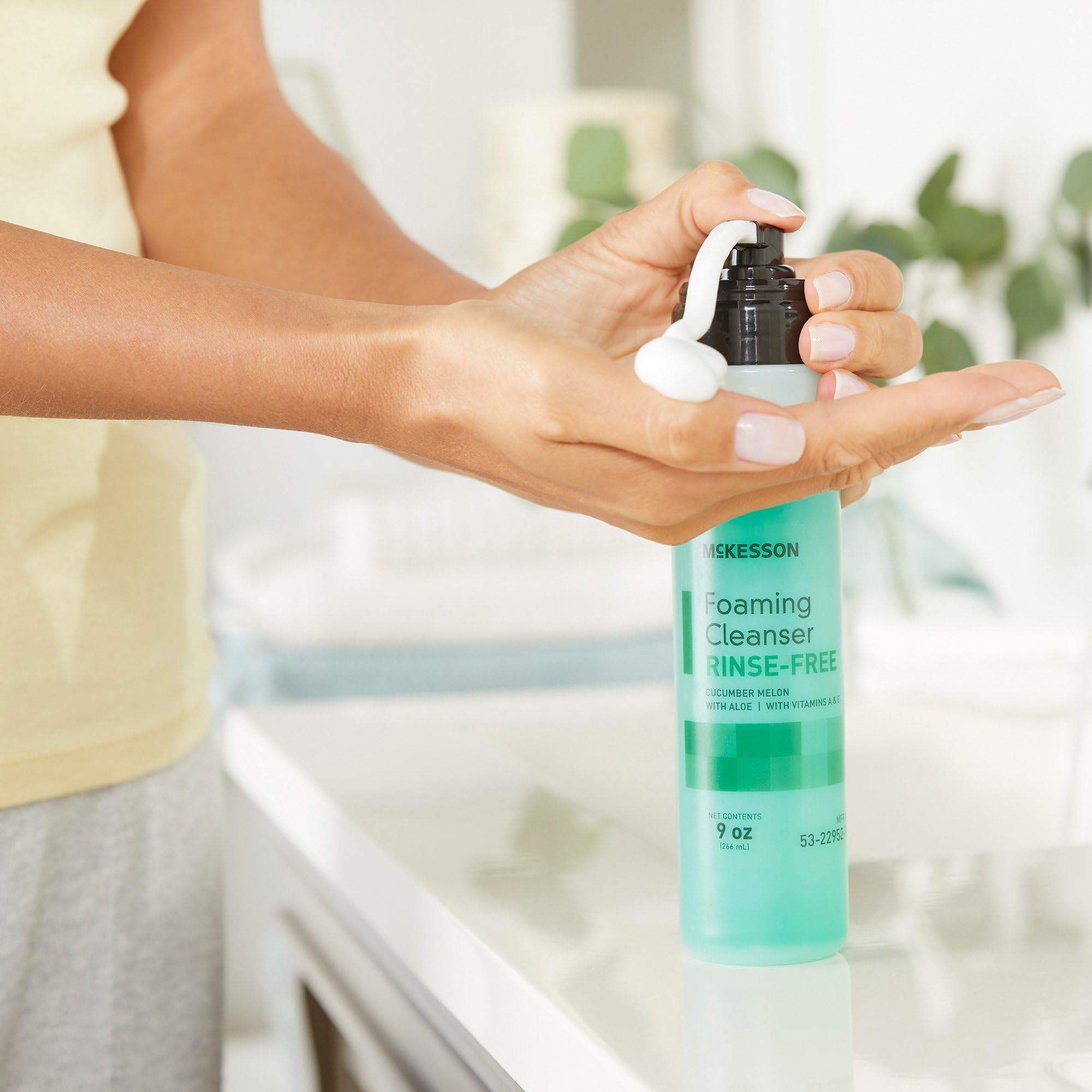 Amazon.com : McKesson Rinse-Free Foam Cleanser with Aloe, 9 oz [1
