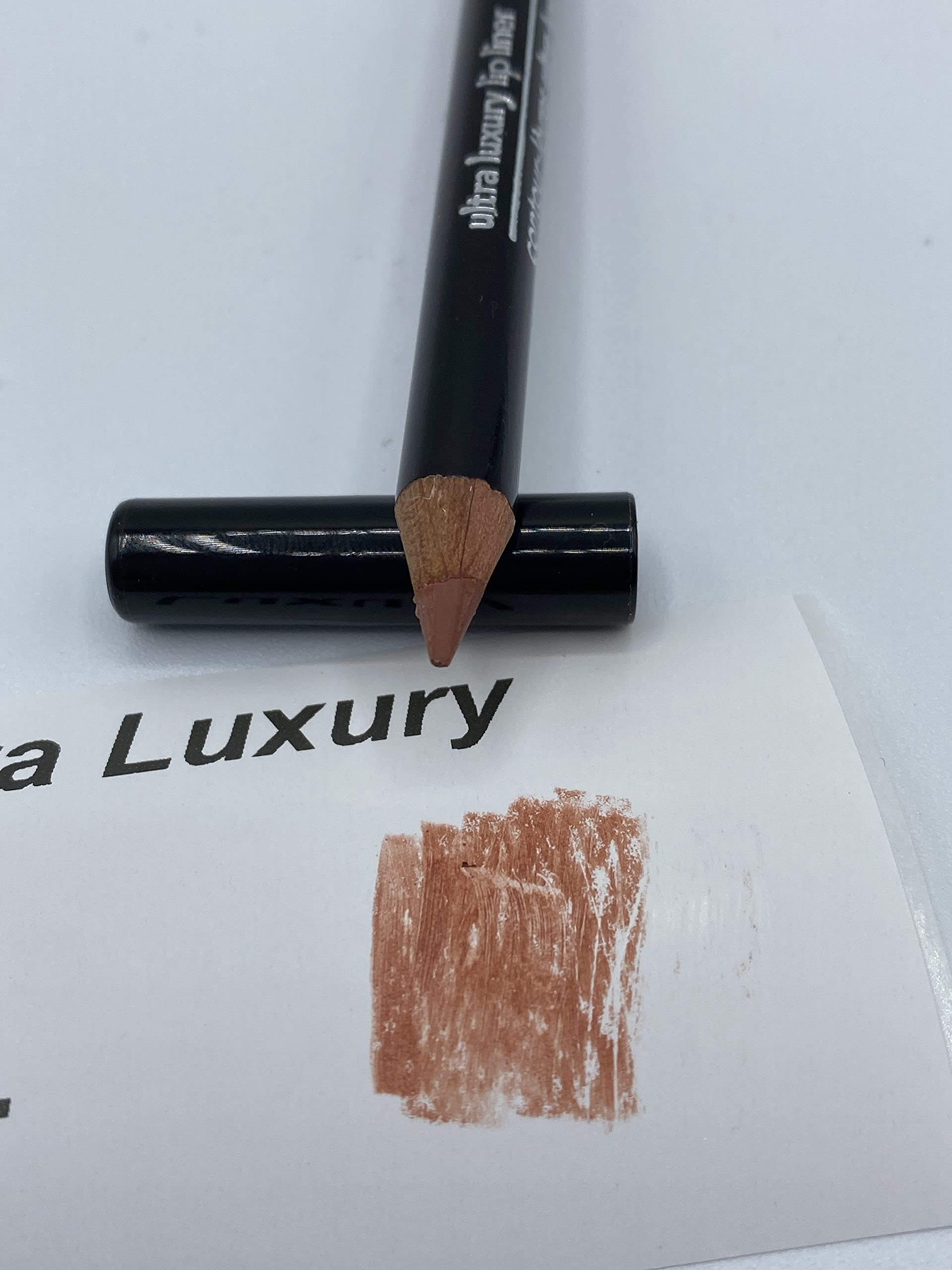 Avon Ultra Luxury lip Liner COLOR NEUTRAL