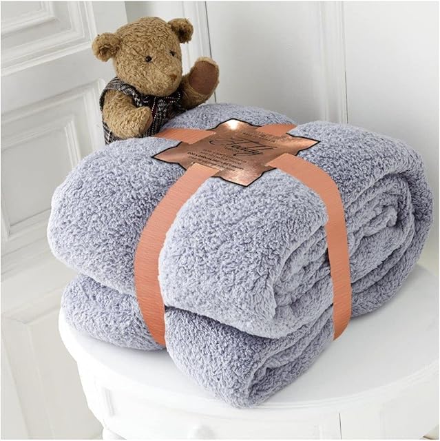 GC GAVENO CAVAILIA Teddy Fleece Blanket Throw, Warm & Cosy Snuggle Blankets For Bed, Super Soft Fluffy Throws, Silver, 130X180 Cm (735243)
