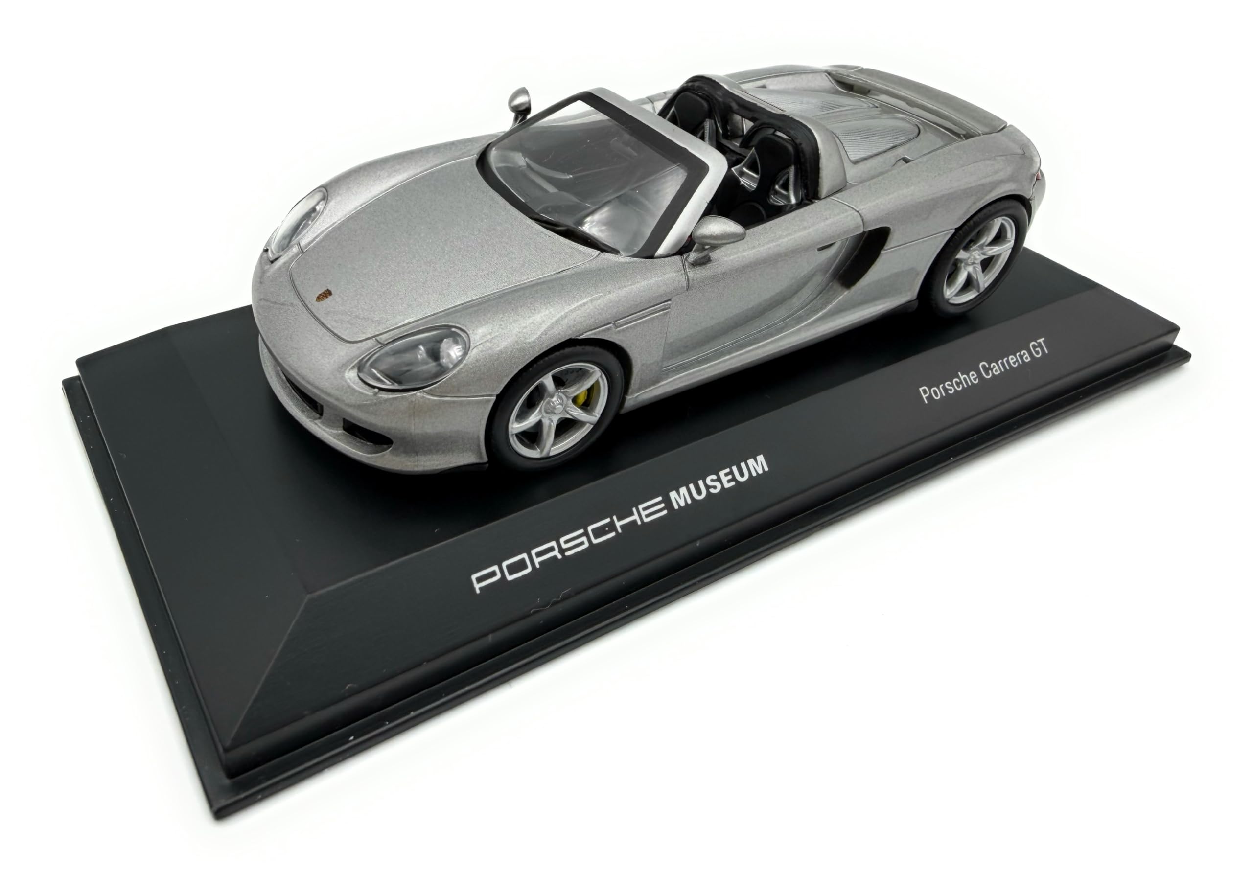 Porsche Carrera GT Modellauto 1:43, Silber - Detailgetreues Sammlermodell I GT Marketing I Miniatur Fahrzeug (Museum Edition)