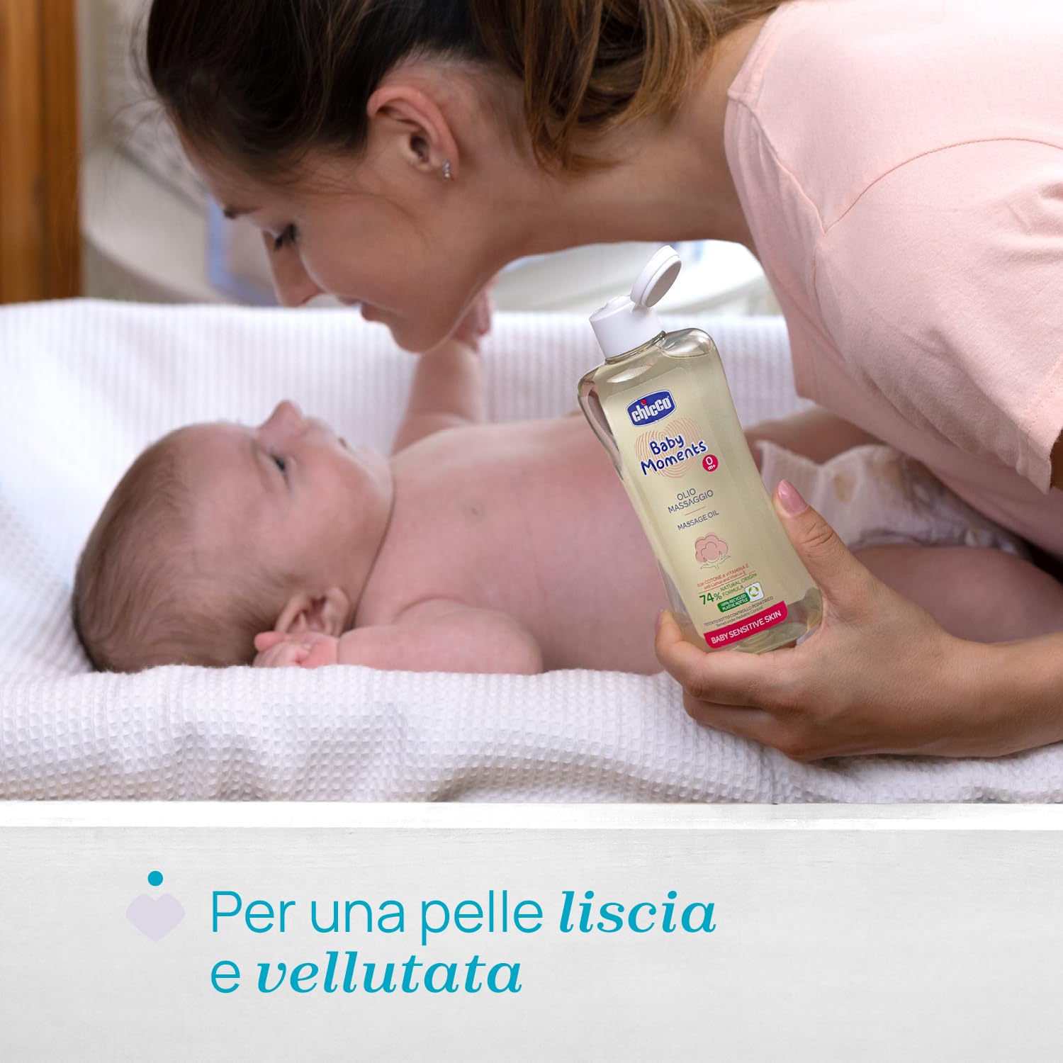 Chicco Baby Moments Olio Massaggio Sensitive, Formula Naturale, Nutre e Idrata la Pelle - 200ml