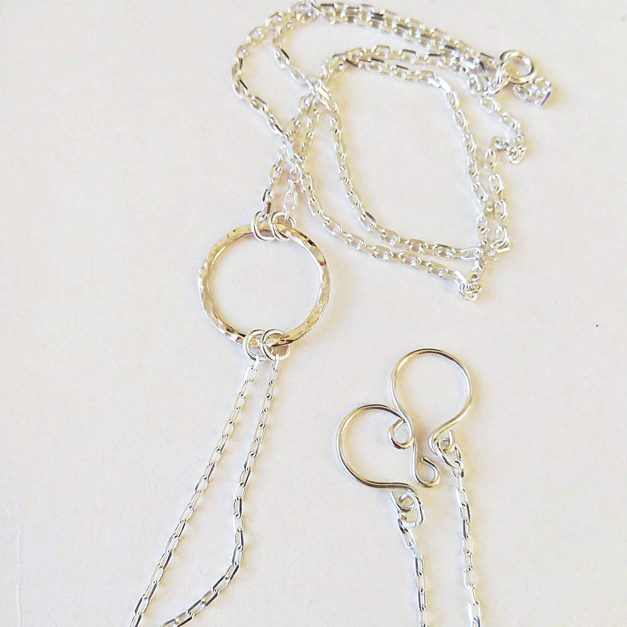 Handgefertigter Nippelschmuck mit O-Ring Choker und Silberketten | Hochwertiges Metall, Baumelnde Silberketten, Fake Nippelpiercing