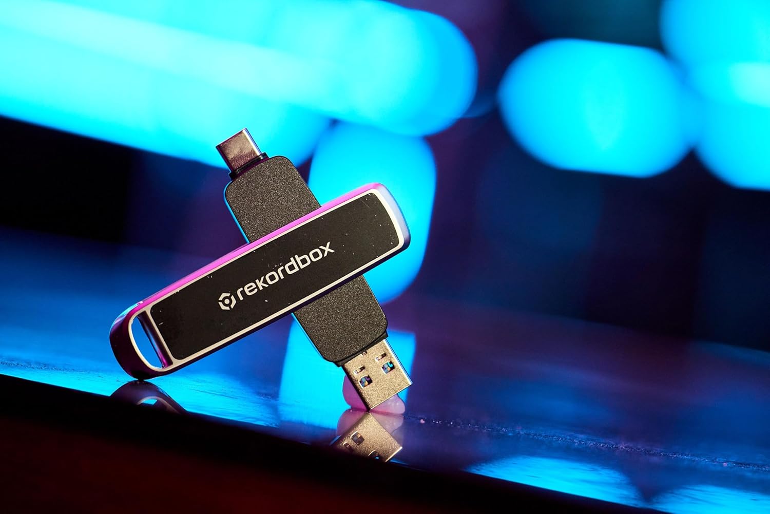 Alpha Theta Sandisk DJ Flash Drive - 1TB USB