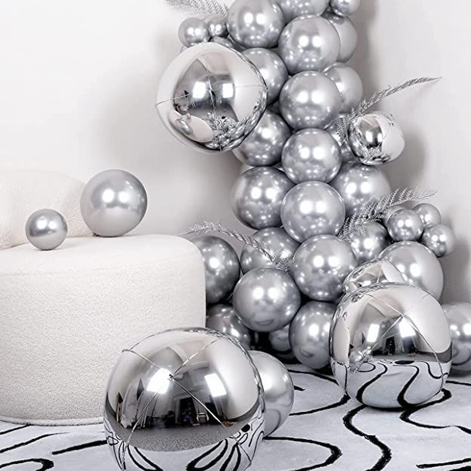 KatchOn, Globos de bola de discoteca enormes de 22 pulgadas, paquete de 12, globos de discoteca negros y dorados para decoraciones de fiesta de discoteca, globo de discoteca en 4D de
