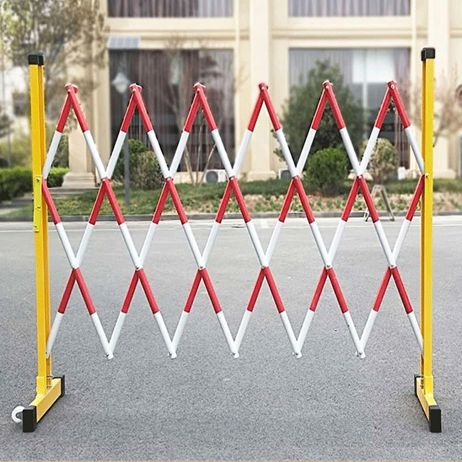 Barrera de tráfico retráctil, puerta plegable portátil, barrera de metal al aire libre para seguridad vial, control de acceso al garaje, amarillo, 1,5 x 2 m, duradera y fácil de instalar