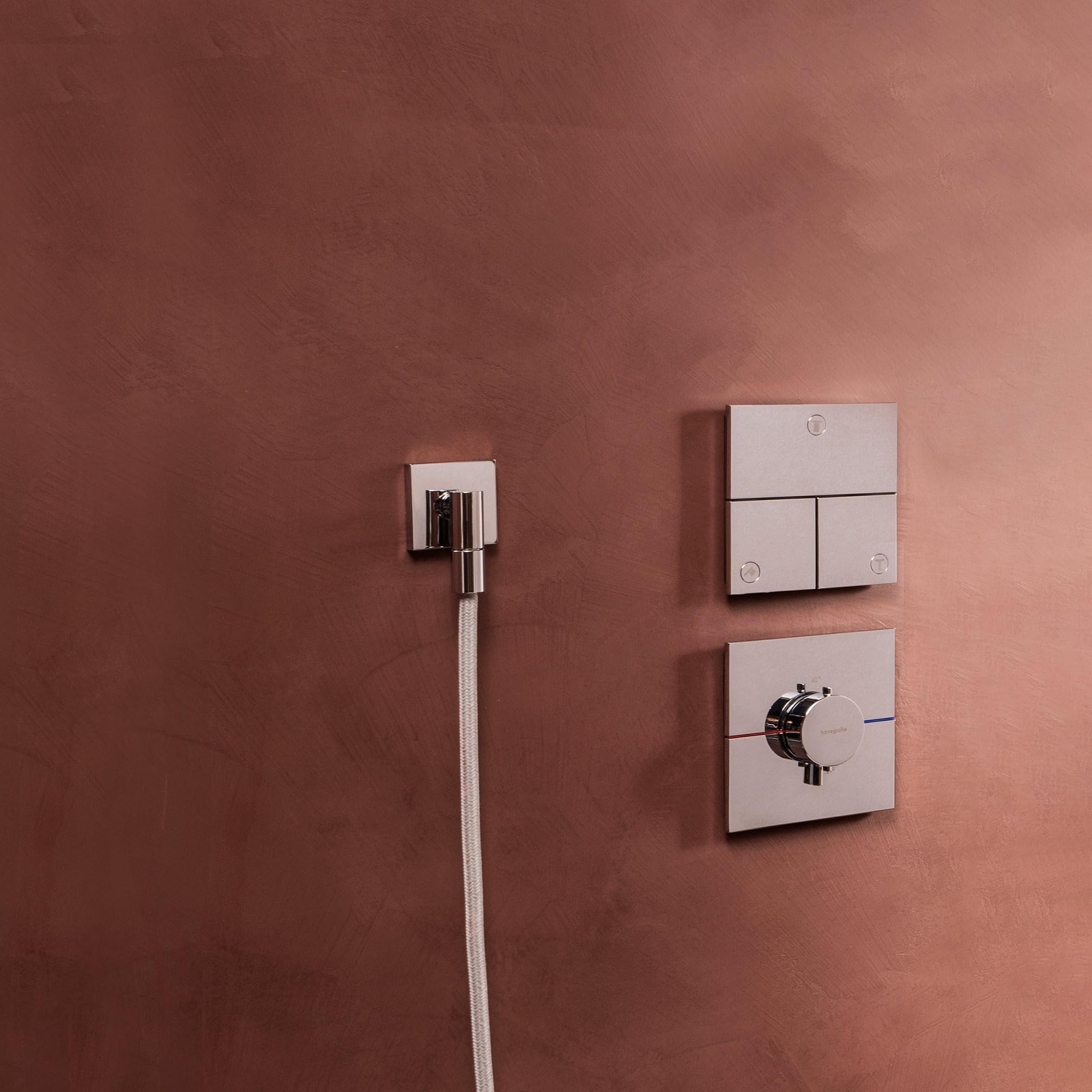hansgrohe FixFit Fine E 28883000 Raccord mural universel avec clapet anti-retour, coude de raccordement mural, chromé