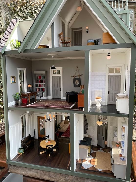 Spring Run Farmhouse Dollhouse Kit