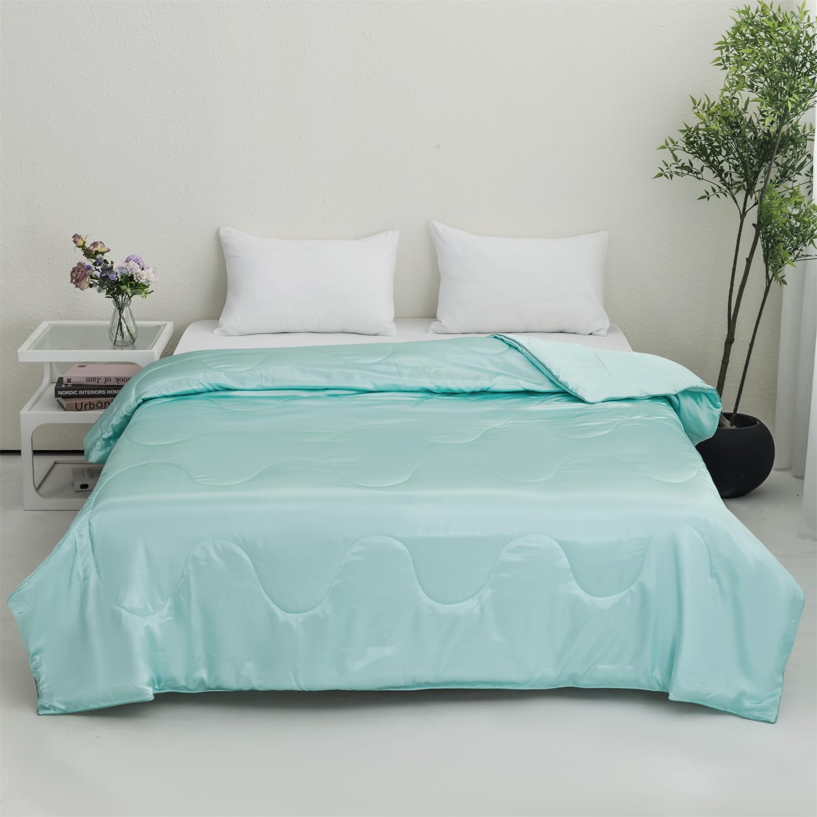Odot Coverless Duvet 4.5 Tog for Single Double King Size, Summer Satin Duvet No Cover Cosy and Lightweight Quilt Breathable Bedspreads Quilted Throw for Beds (Blue,120 * 150cm)