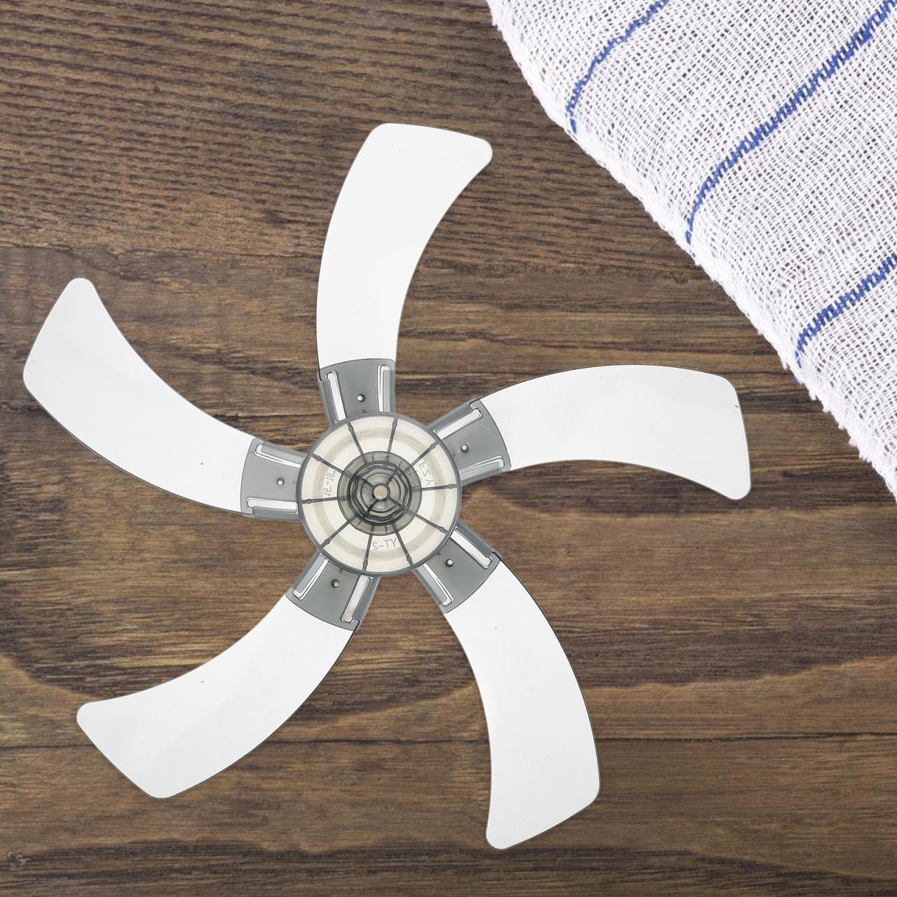 MERRYHAPY Fan Blades Replacement: 18 Inch Plastic Universal 5 Leaves Standing Pedestal Floor Fan Blades Repair Parts with Nut Cover and Screw