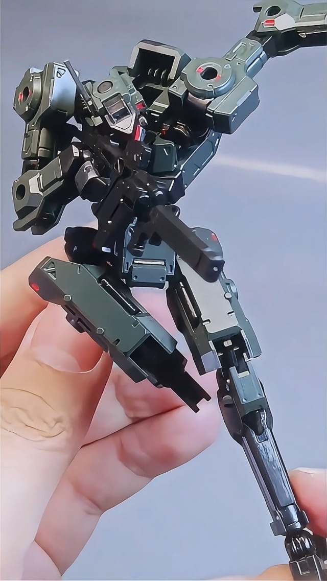 Amazon.co.jp: HiPlay 酋長大陸 1/18 鋒狼 スウォットブルー 色分け