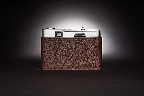 Vista 22 de Trip 35 - Funda de piel auténtica hecha a mano para cámara Olympus Trip 35 con correa de mano (negro)