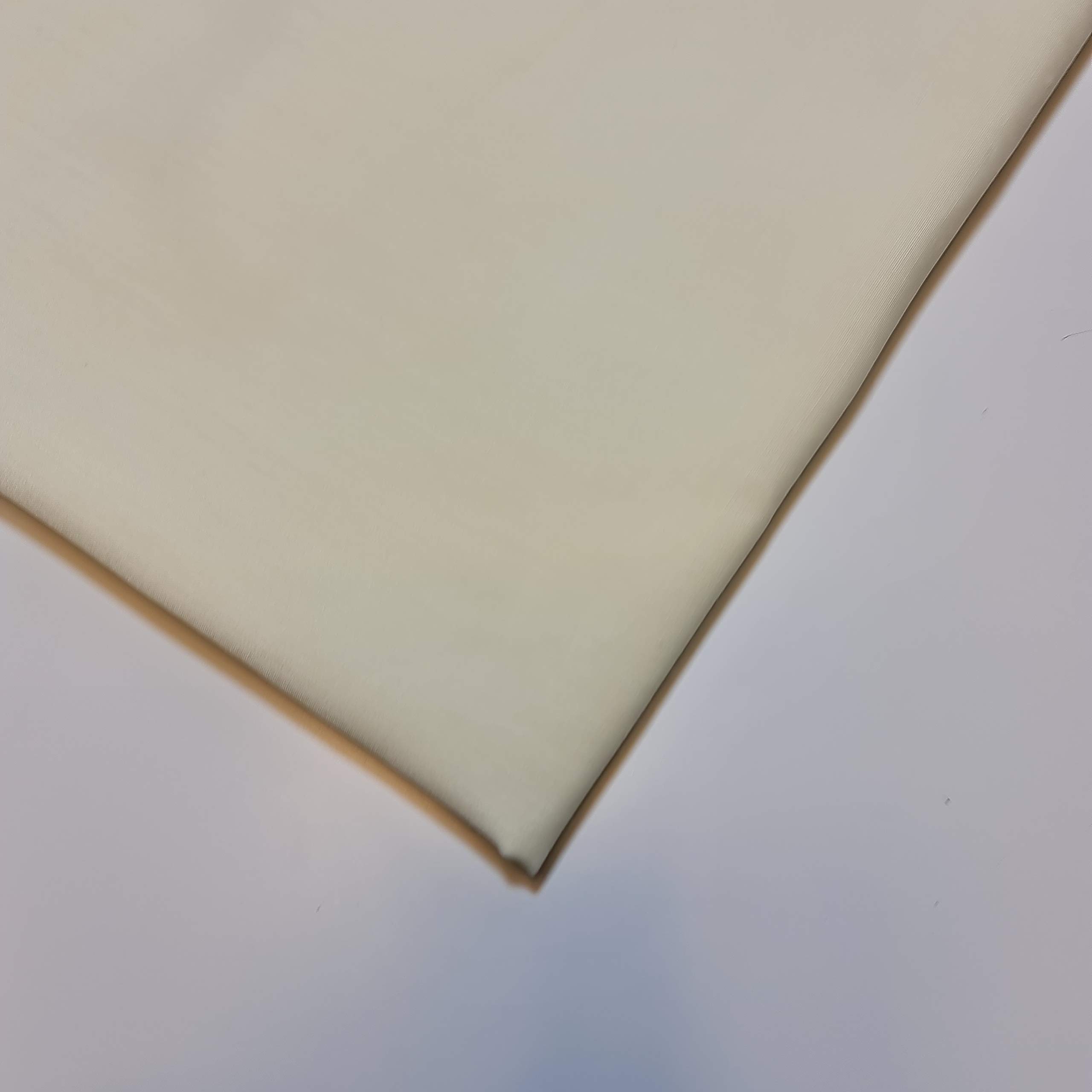 Stazione tessile Plain Poly Cotone Tessuto Rivestimento Rivestimento Abito Artigianato Materiale 111,8 cm (10 metri - Crema)