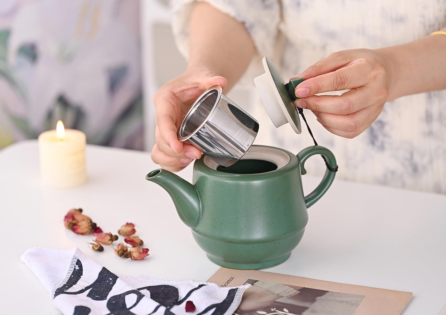 Théière en Céramique de Style Rural avec Infuseur en Acier Inoxydable 450 ml - Théière en Porcelaine pour Thé en Fleurs et Thé en Vrac (Vert)