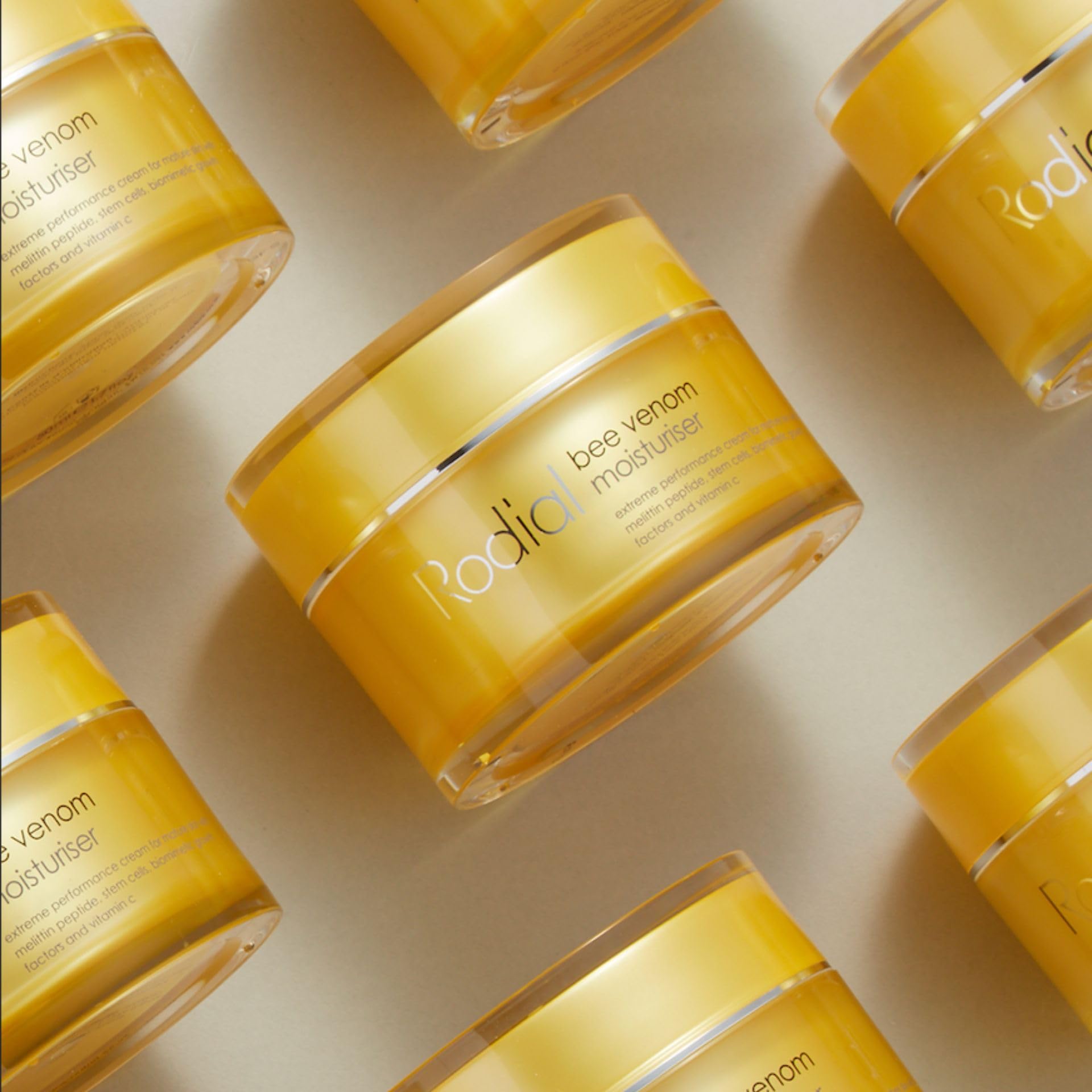 Rodial Bee Venom Crème Hydratante 15 ml - Crème Visage Intense pour Restaurer l'Élasticité de la Peau | Formule Anti-Âge -|Juvinity pour Booster la Production de Collagène | Hydratation Longue Durée