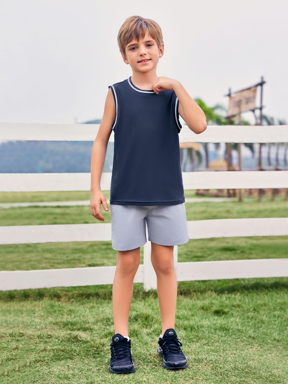 Haloumoning Jungen Unterhemden Sommer Sportliche Tank Top Kinder Leicht Ärmellose T-Shirts Basketball Trikots Tops