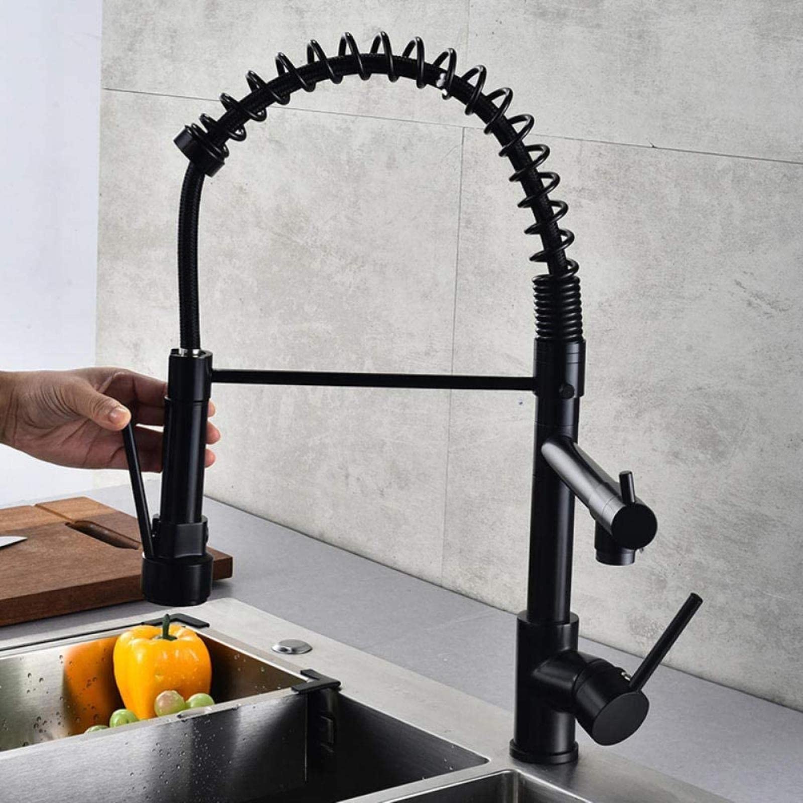 Mitigeur de lavabo à ressort noir, l'histoire d'un design pensé pour votre confort