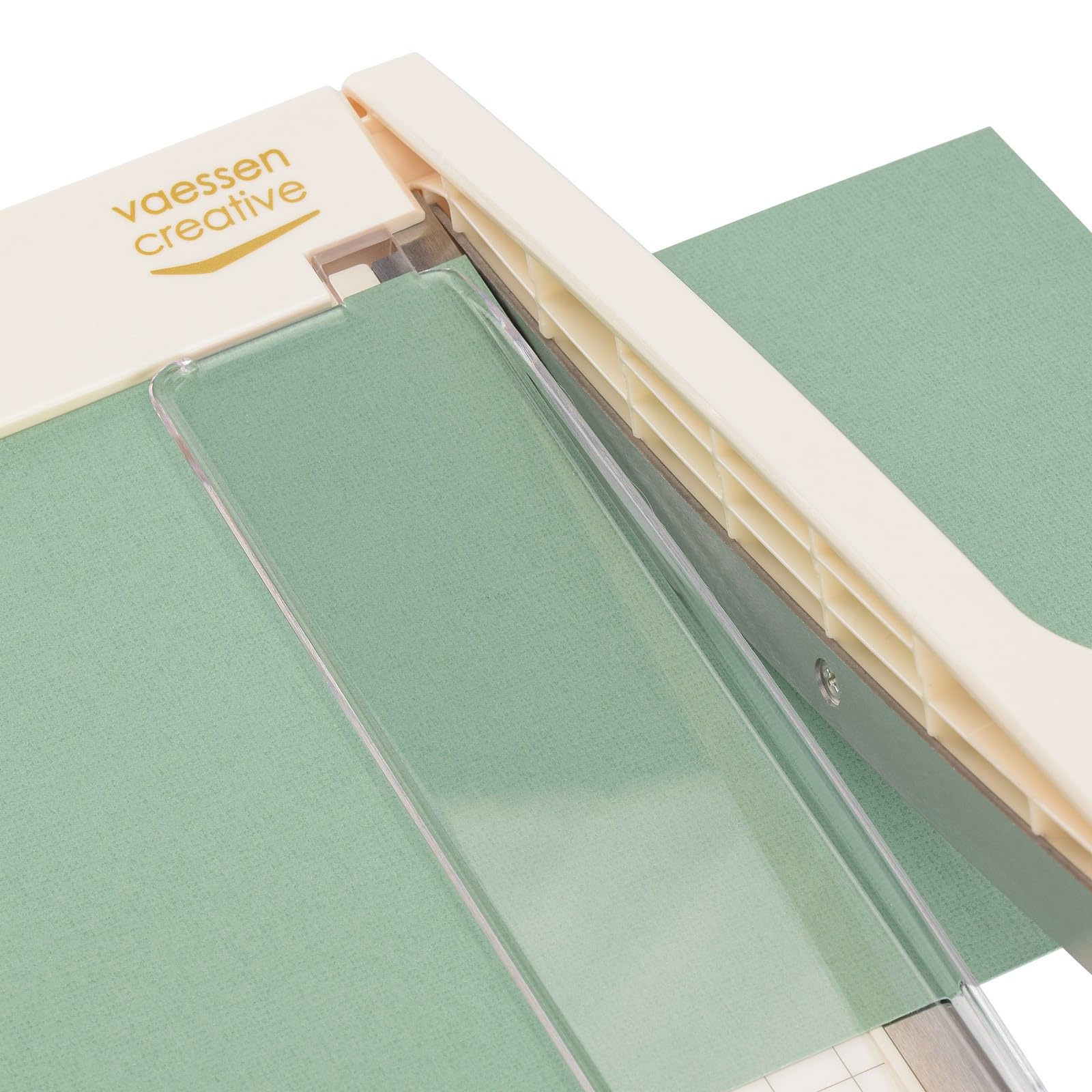 Vaessen Creative 2137-038 Massicot Trim Easy, 15,2 x 21,6 cm, Machine pour Couper Cartonné, Papier Mousse, Feutre, Feuilles de Liège et Autres Matériaux pour Loisirs Créatifs, Blanc, 6 x 8,5 cm