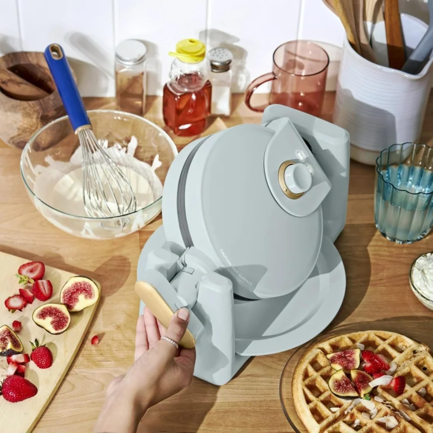 Rotating Belgian Waffle Maker with 7 Browning Settings - Non-Stick Flip Waffle Iron - 900W Deep Pocket