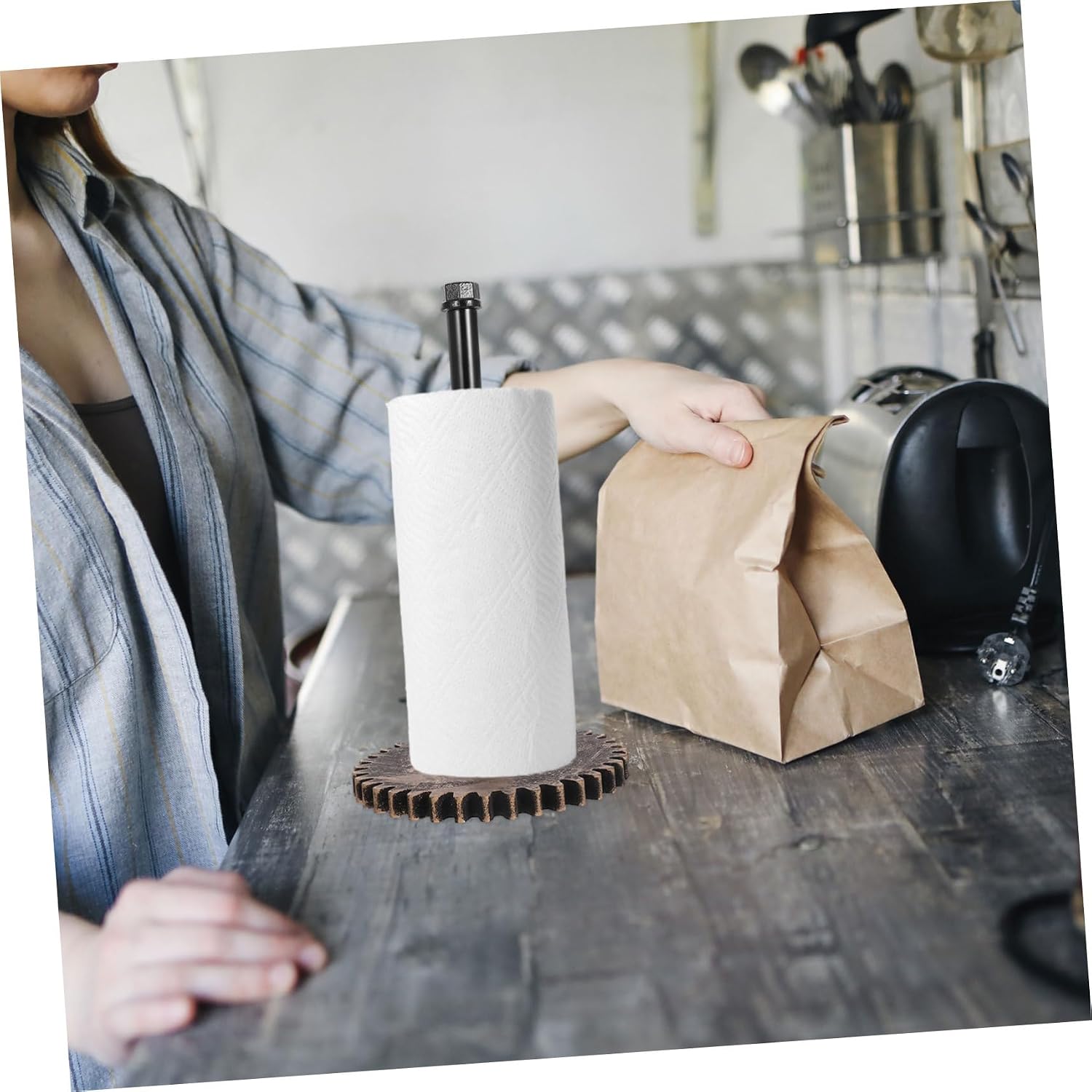 Uonlytech Metal Paper Towel Holder Stand Vintage Industrial Iron Kitchen Organizer for Paper Towel and Wrap Countertop Rack for Home Restaurant Hotel Use