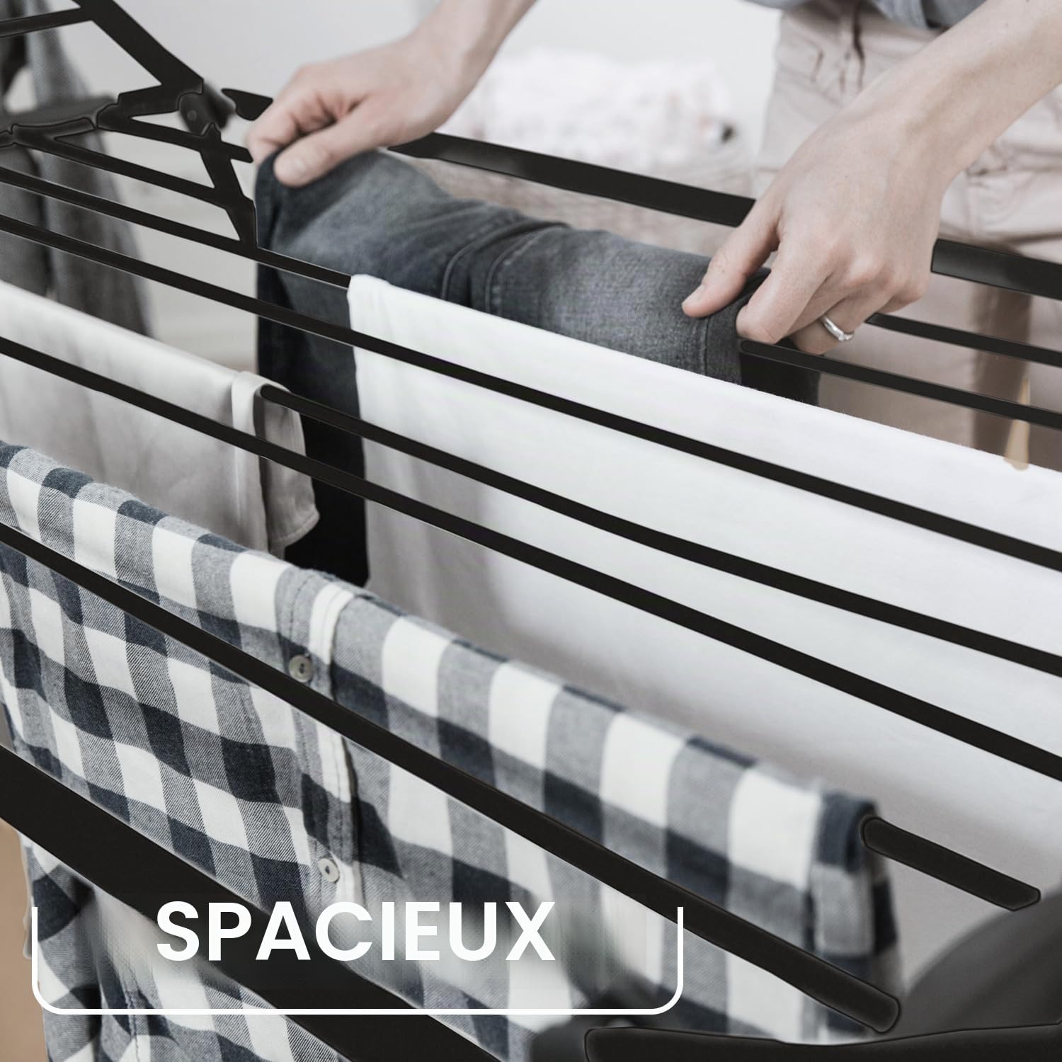 Vileda Séchoir d’intérieur King Ultimate de, Black Edition, Fils XXL de 20 mètres, Stable et Robuste, Repassage Facile, Transport aisé, Porte-Chaussettes