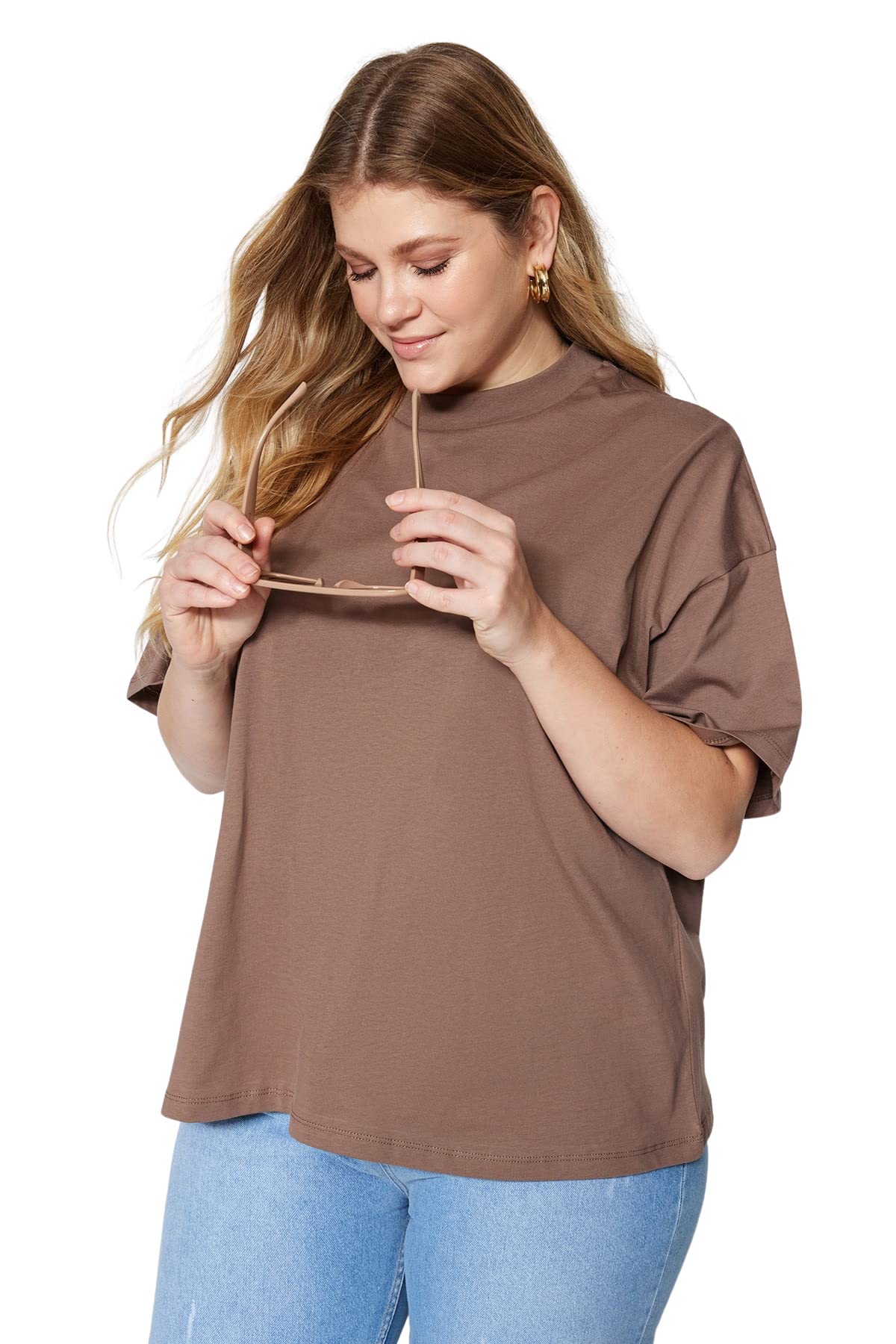 Trendyol Women's Brown Oversize Basic Crew Neck Knit Plus Size T-Shirt,,2Xl