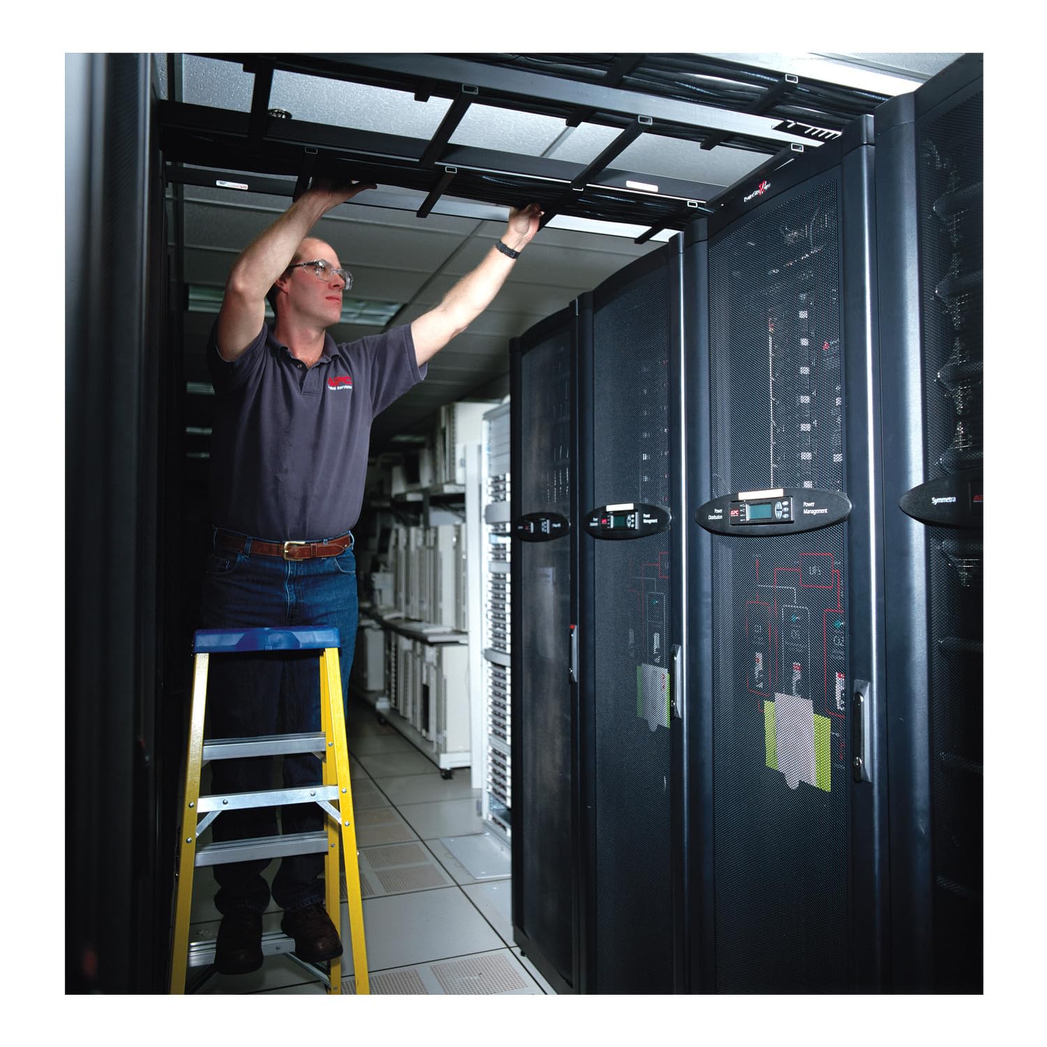 1 anno di garanzia in loco Ext per (1) UPS facile 3M 160-200kVA UPS