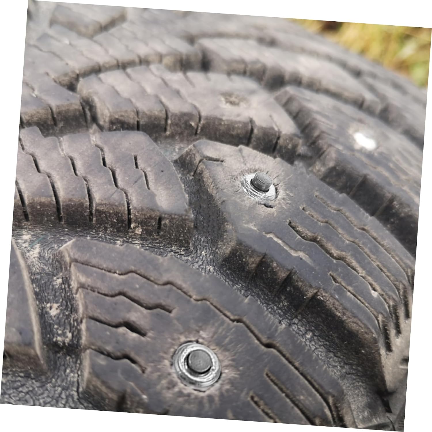 100Pcs Tire Studs for Winter Driving High Traction Snow Tire Spikes for Suvs Atvs and Motorcycles Easy to Install Tire Screws for Enhanced Safety Slippery