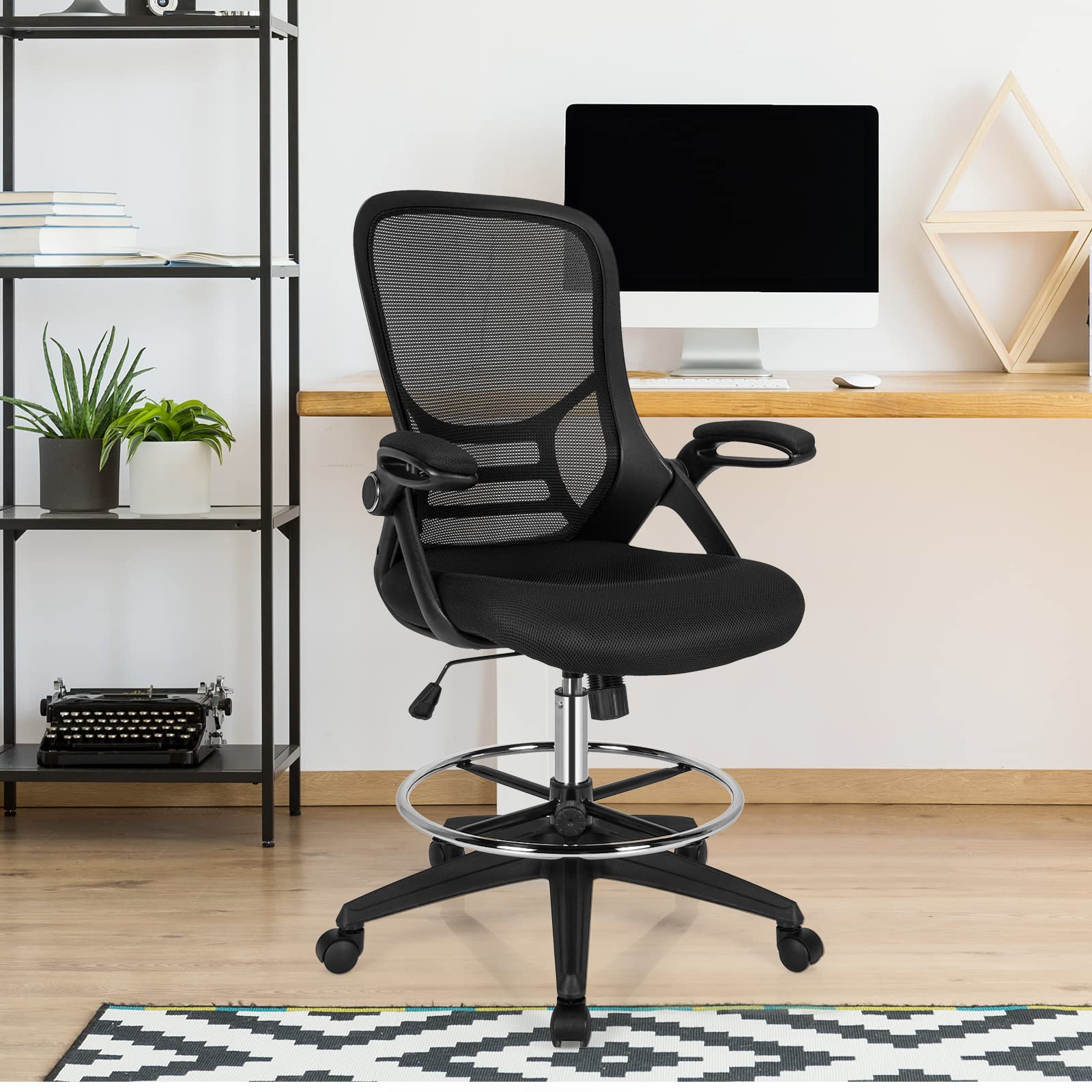 Ergonomiczne krzesło kreślarskie z siatką z podparciem lędźwiowym, regulowana wysokość, składane podłokietniki, krzesło biurkowe do domowego biura, czarny, tryb bujania i podnóżek w zestawie