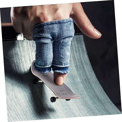 Miniatura 8 de Yardwe 4 unids Finger Skateboard Mini Skateboard Pro Skateboard Fingertip Movimiento Suministros Patineta Juguetes Tablas de Dedo para Niños