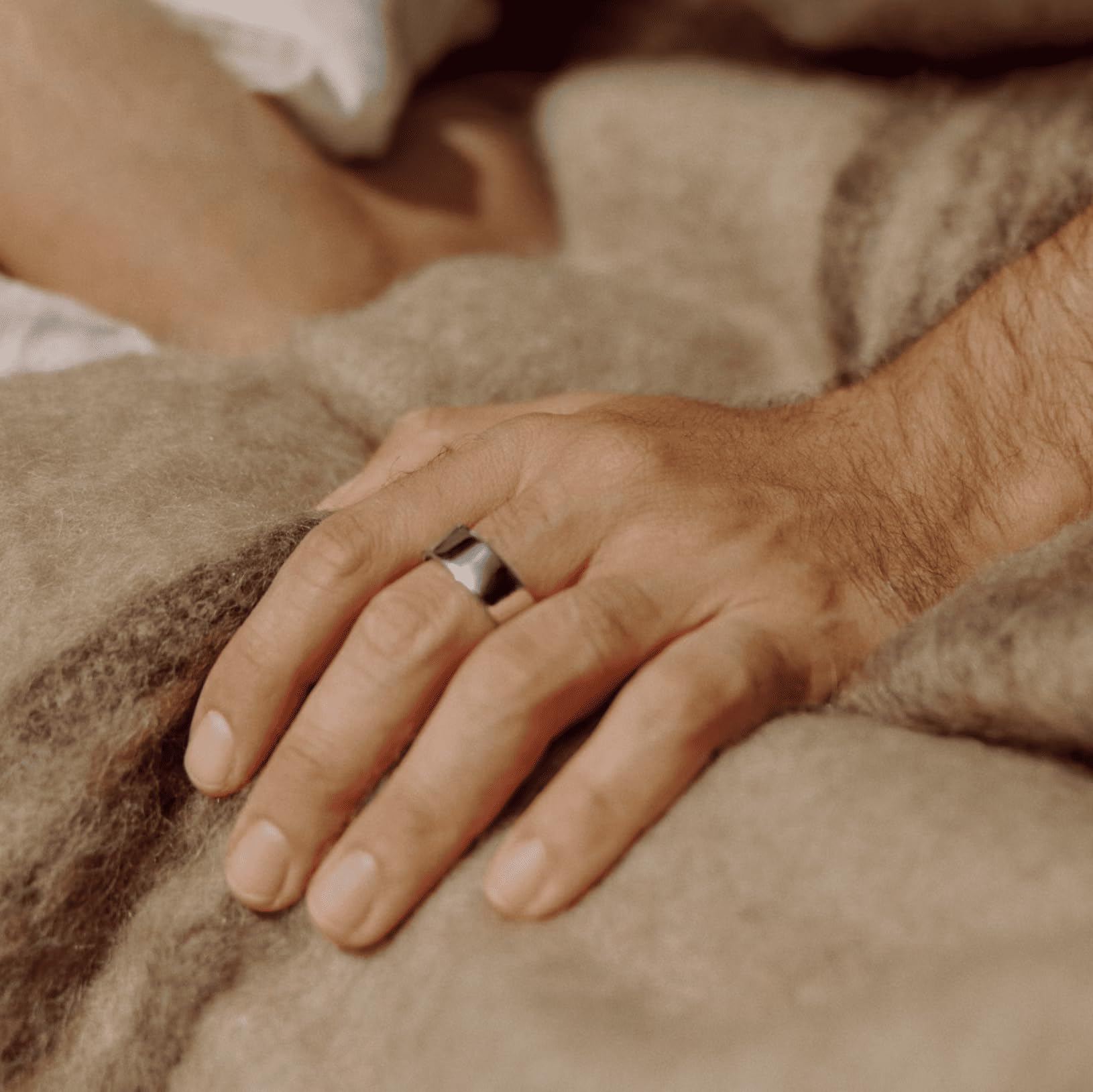 Neovolta VitalRing Bague thérapeutiques magnétiques Anti Stress Femme- perdre du poids, Améliore la qualité du sommeil pour Ménopause et Équilibre Hormonal au Quotidien (Noir)