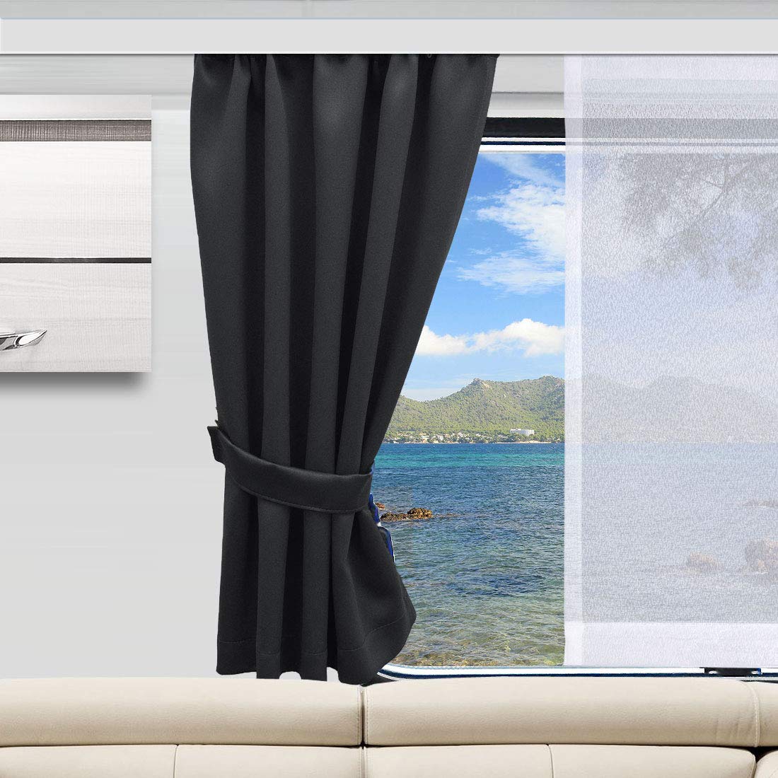 Wohnmobil-Gardine Mattis schwarz | Maßgefertigter Verdunklungs-Vorhang mit Reihband | Hochwertiger Dekoschal für Caravan & Wohnwagen | Blickdichter Sichtschutz Höhe 40-80 cm x Breite 70-140 cm