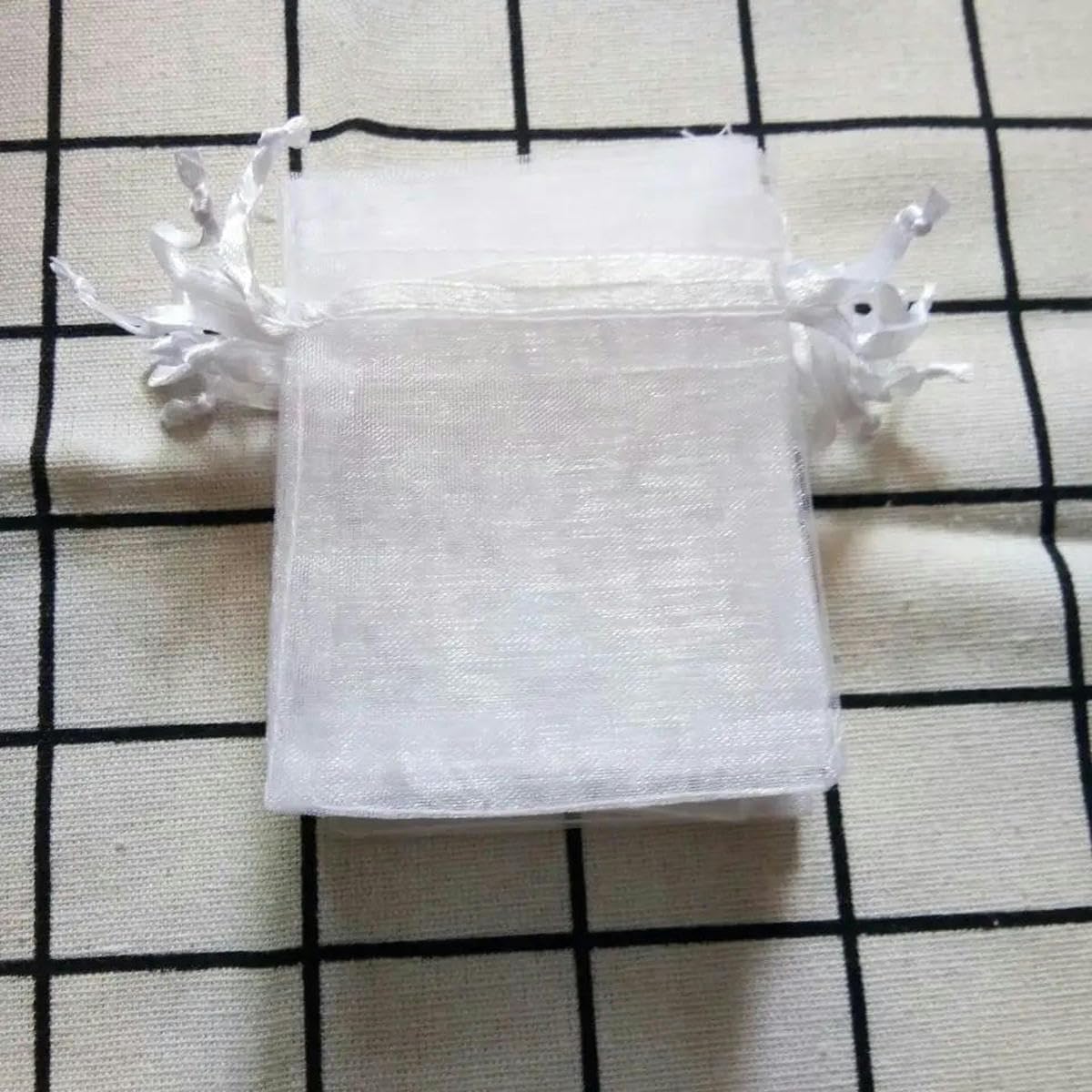 300 Stück/Los 7x9 9x12 10x15 15x20 20x30 cm weiße Organza-Kordelzugbeutel Schmuckbeutel Hochzeitsgeschenkverpackungsbeutel & Beutel-13x18cm