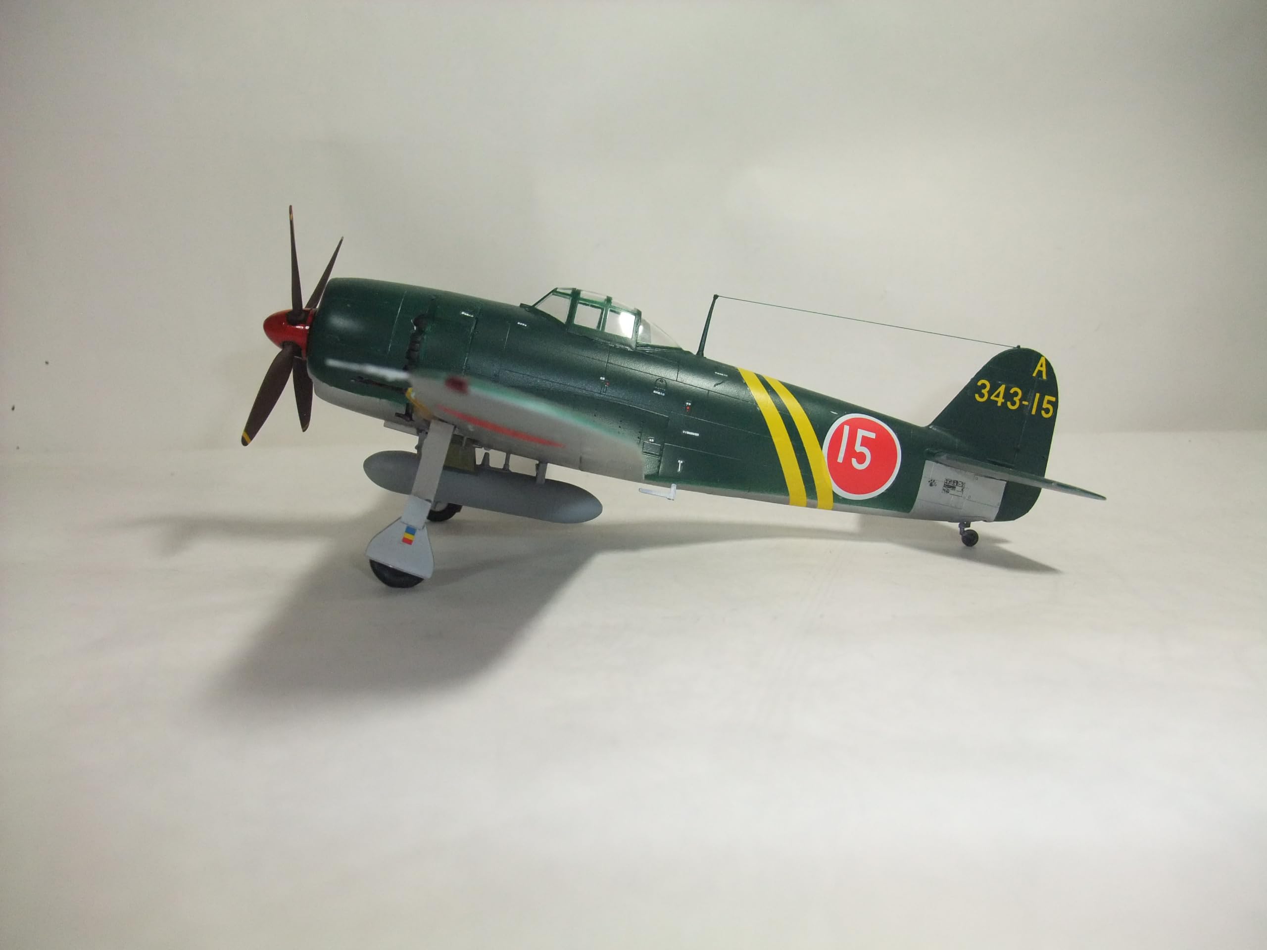Amazon | 完成品 紫電改 日本海軍戦闘機 サイズ48分の1