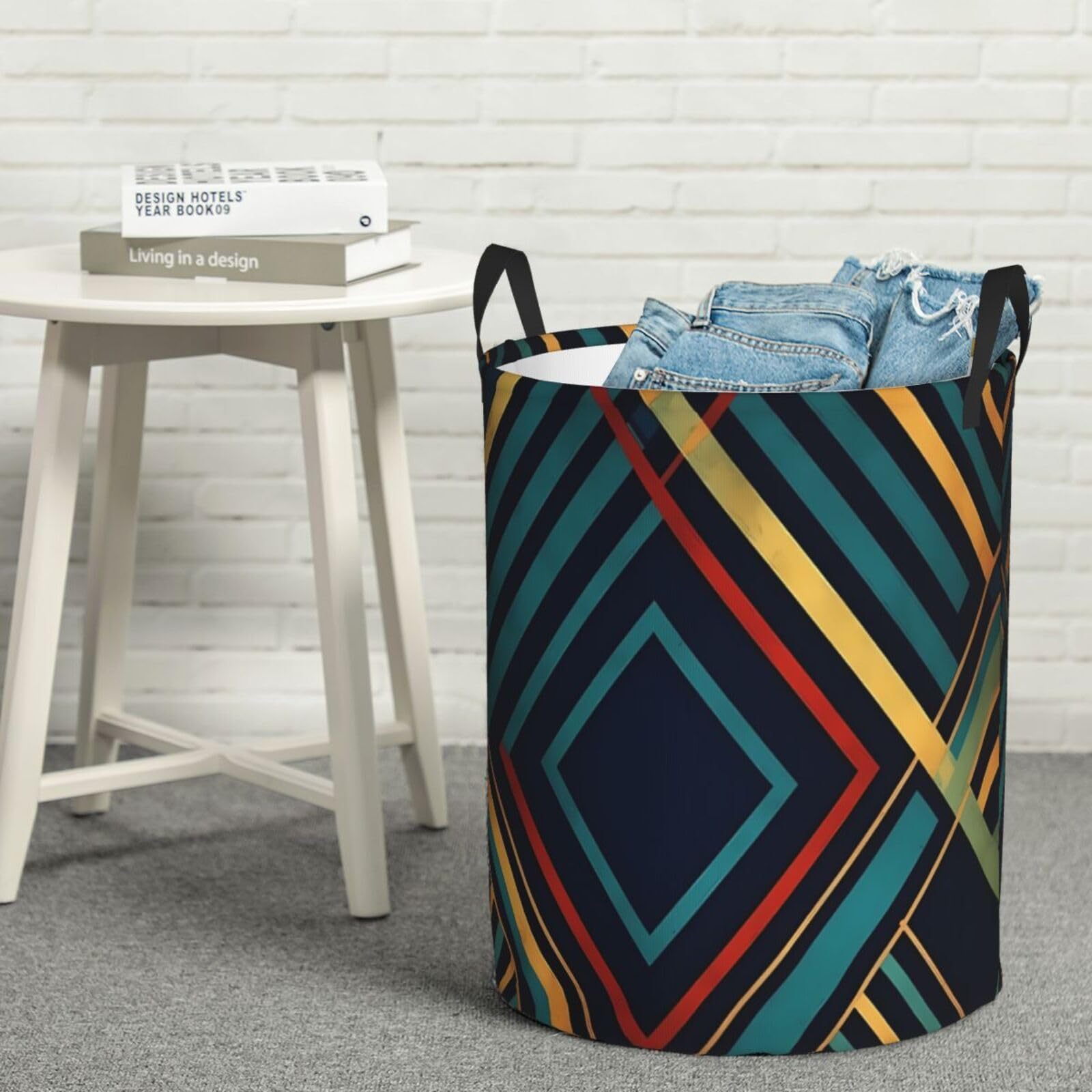 Panier à linge abstrait avec poignées robustes et structure autoportante