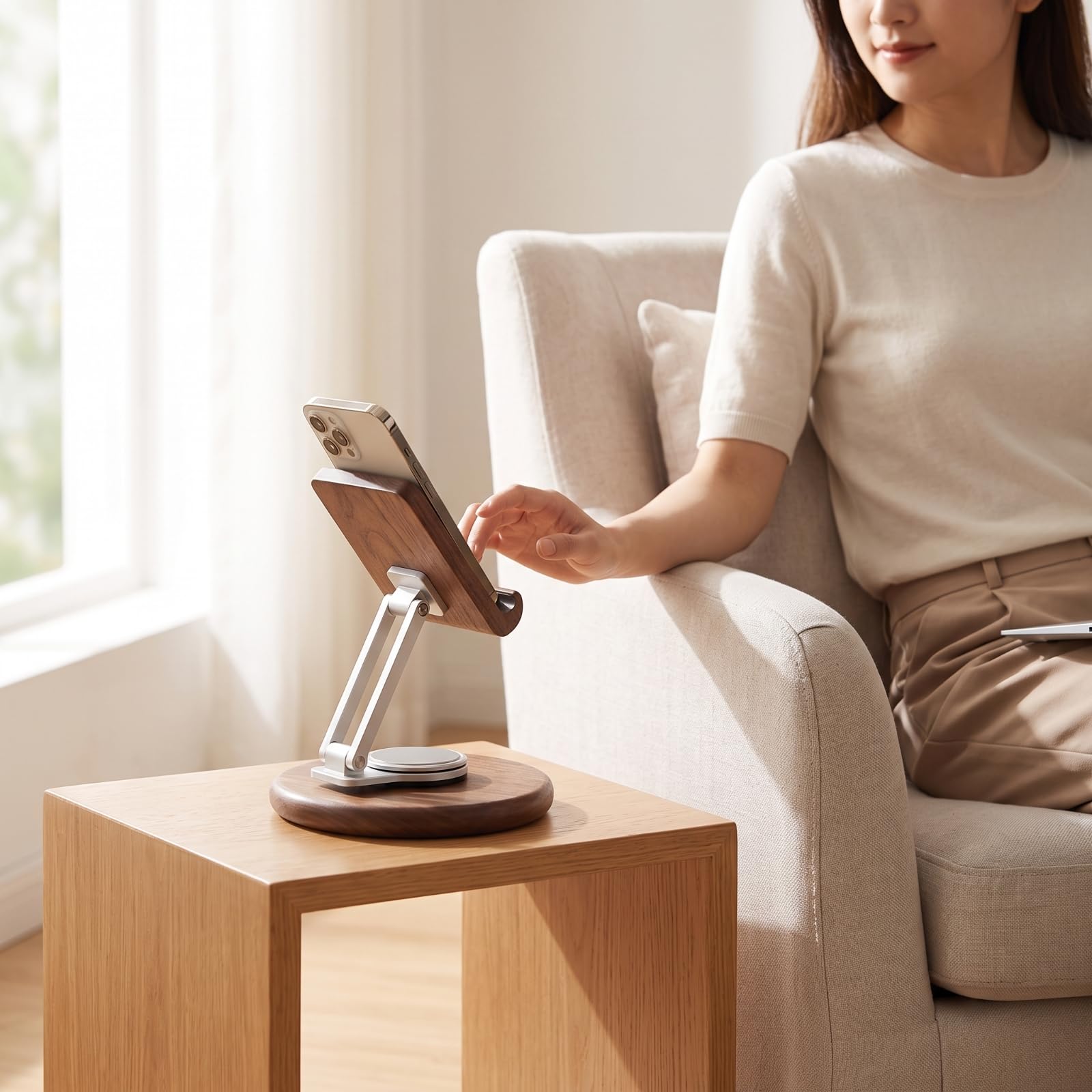 Supporto Tablet Regolabile Supporto Telefono da Tavolo Base Legno Pannello Legno Asta Alluminio Snodabile 360 Gradi Altezza Estensibile Protezione, style to 1